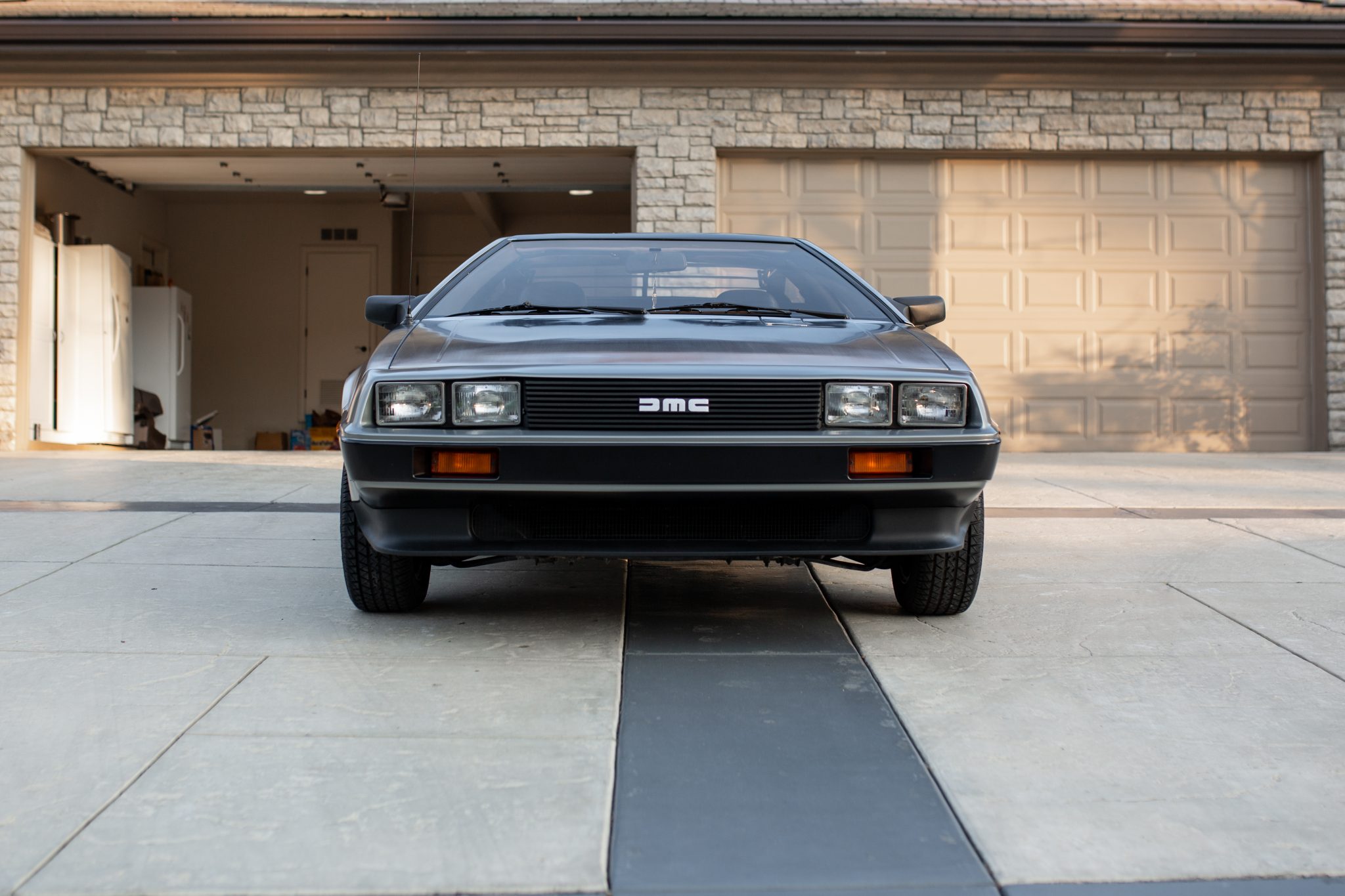 DeLorean DMC-12 