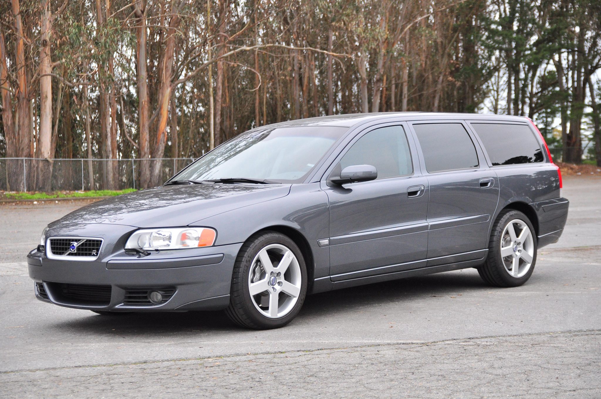 Volvo V70R 