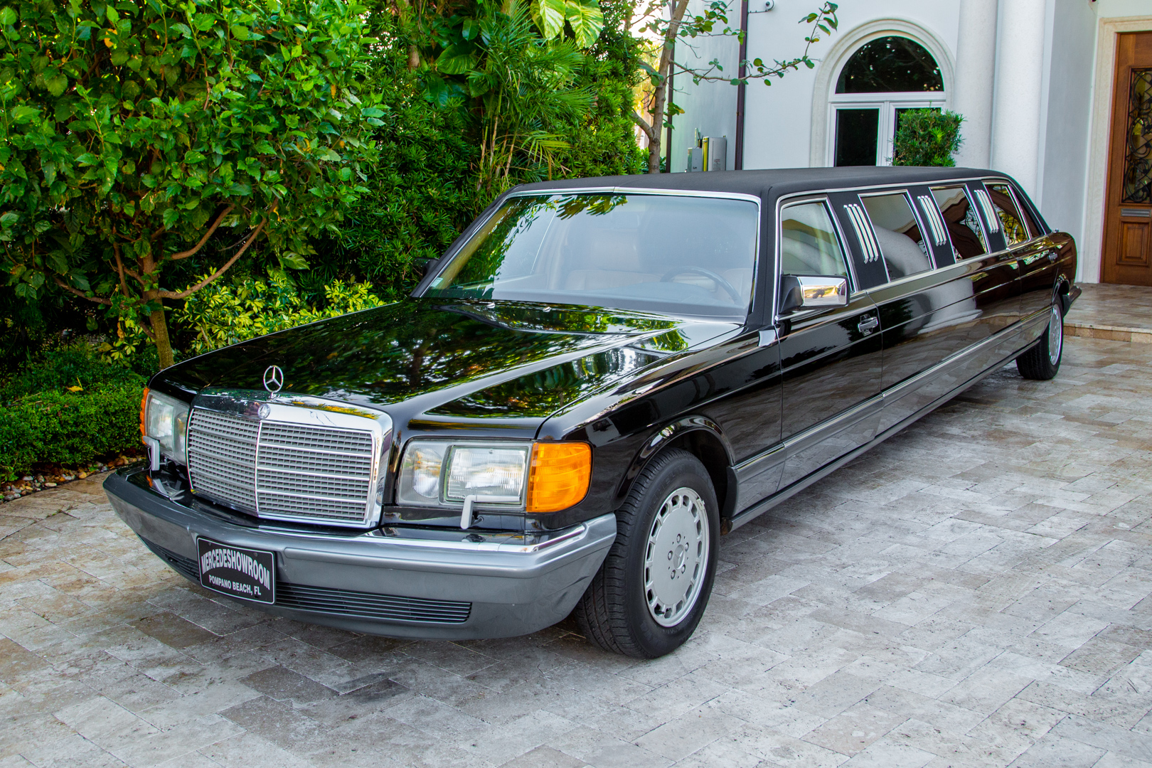 Mercedes-Benz W126 S-Class 