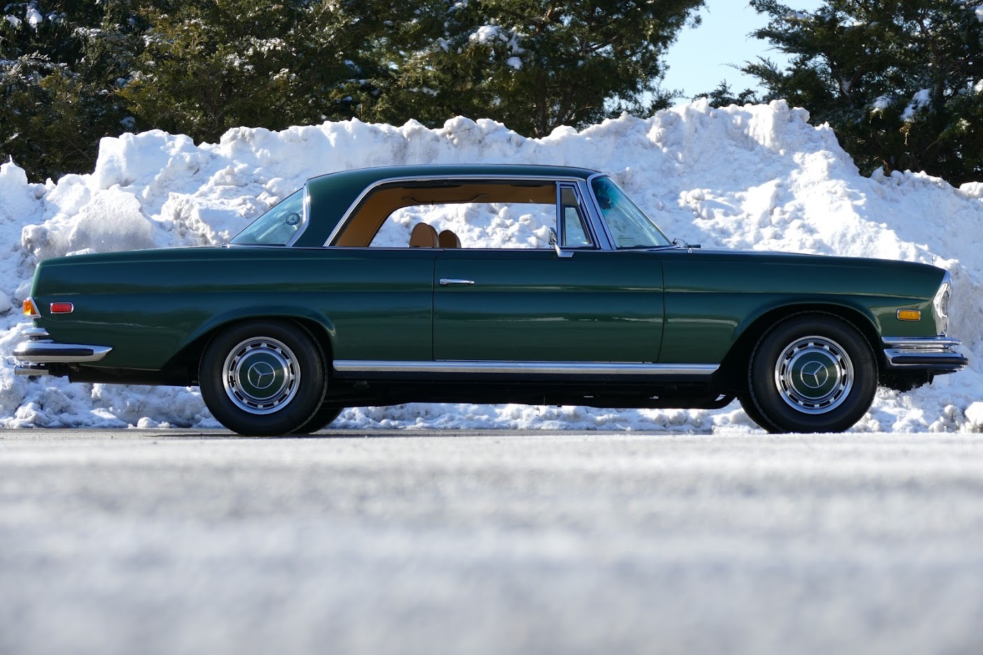 Mercedes-Benz W111 Coupe & Cabriolet 