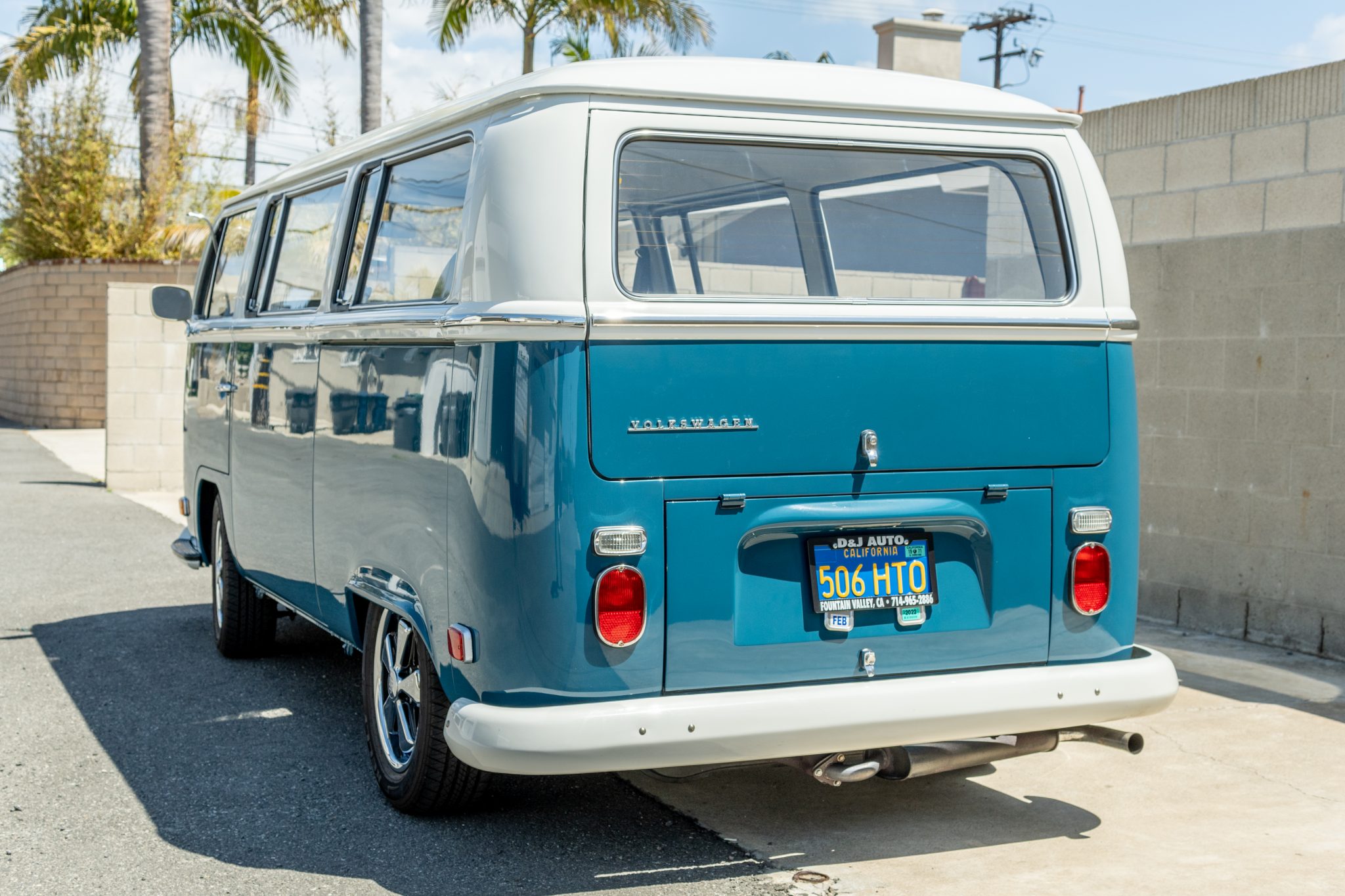 Volkswagen Bay-Window Bus 