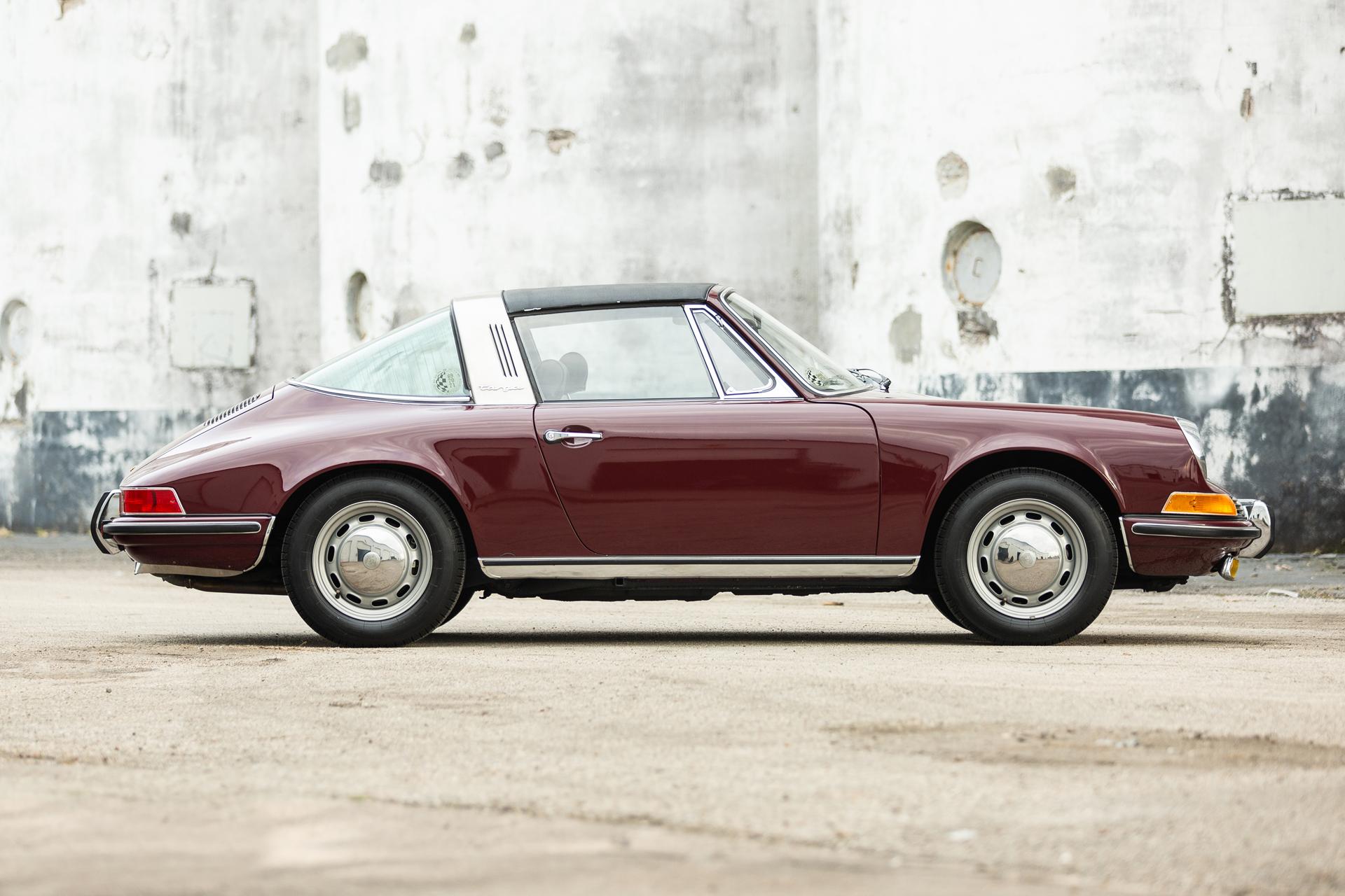 1971 Porsche LWB 911T (1969-1973) 