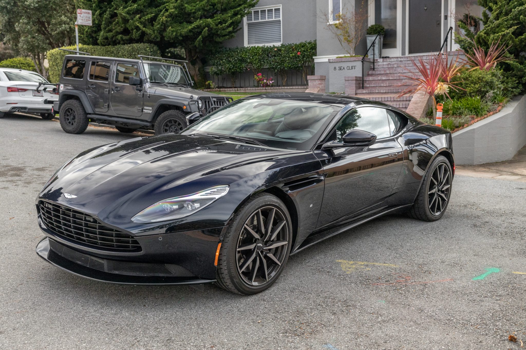 Aston Martin DB11 