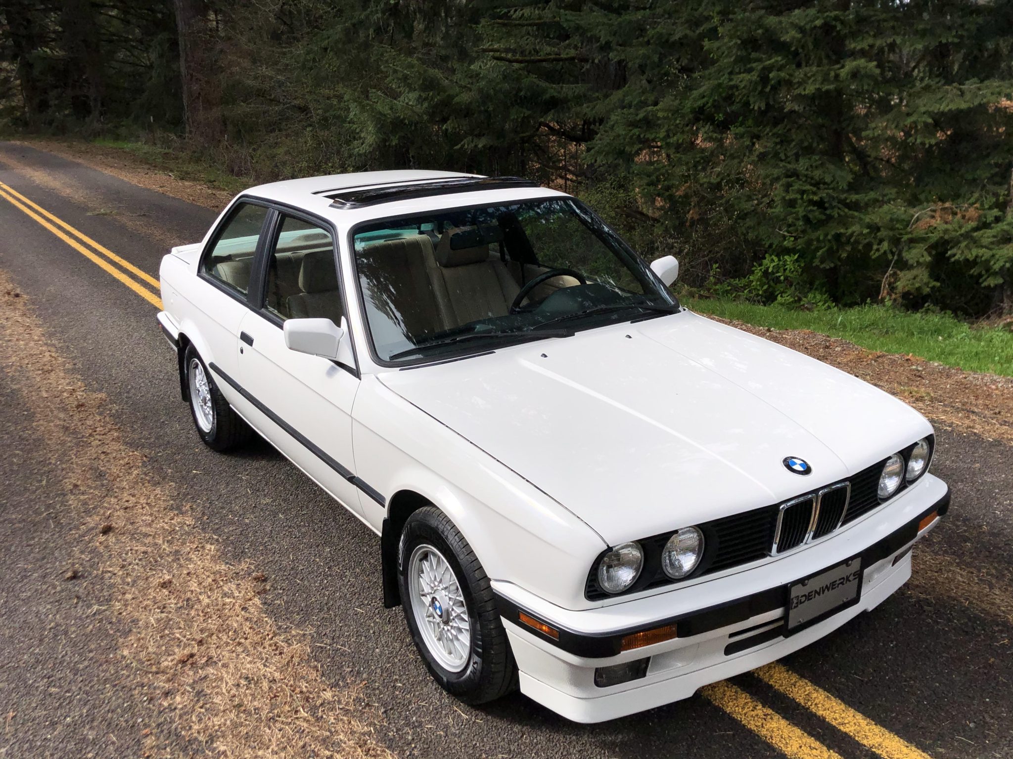 BMW E30 3-Series Coupe 