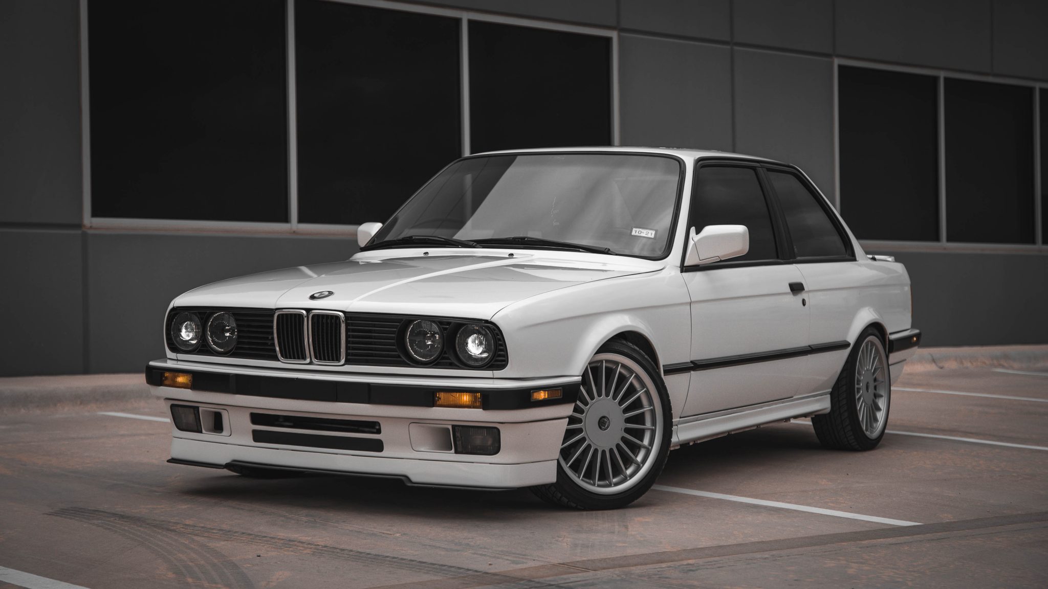 BMW E30 3-Series Coupe 