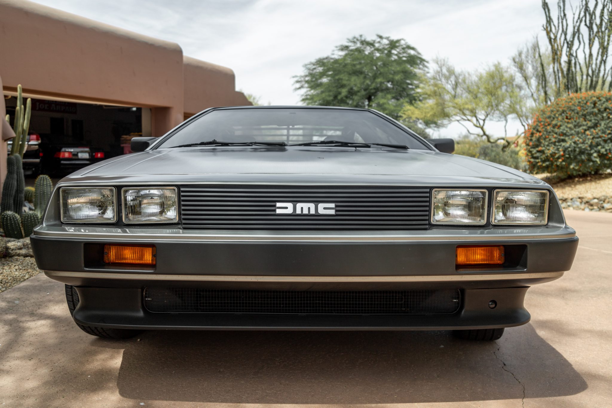 DeLorean DMC-12 