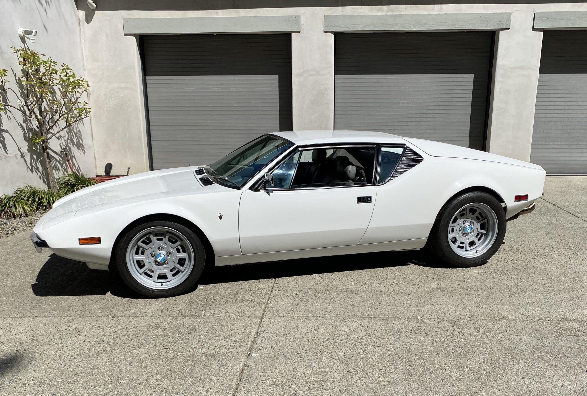 DeTomaso Pantera 