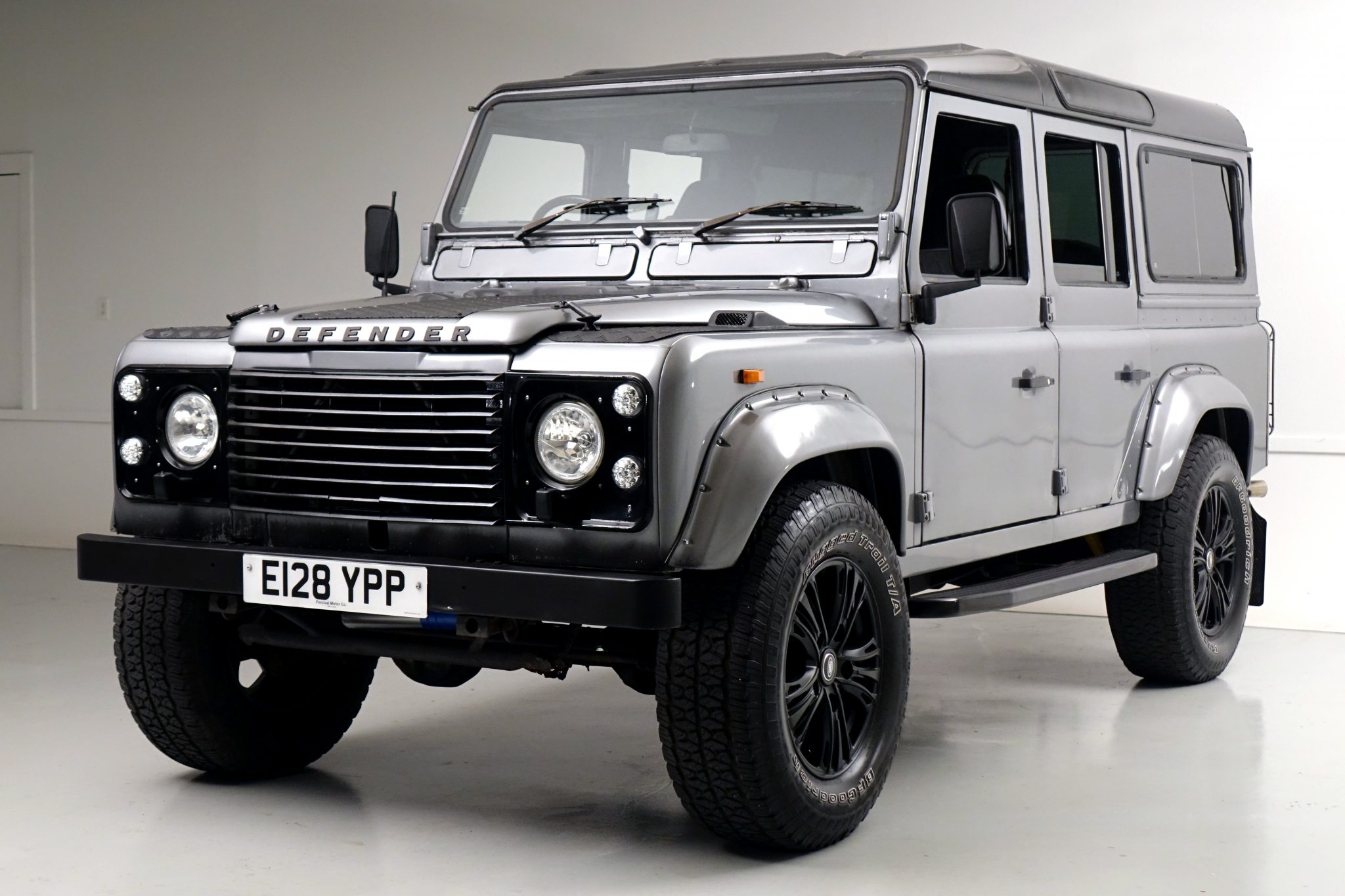 Land Rover 110 / Defender 110 (Euro Spec) 