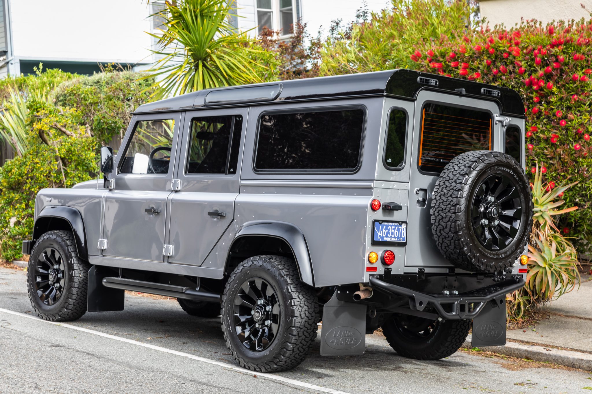Land Rover 110 / Defender 110 (Euro Spec) 