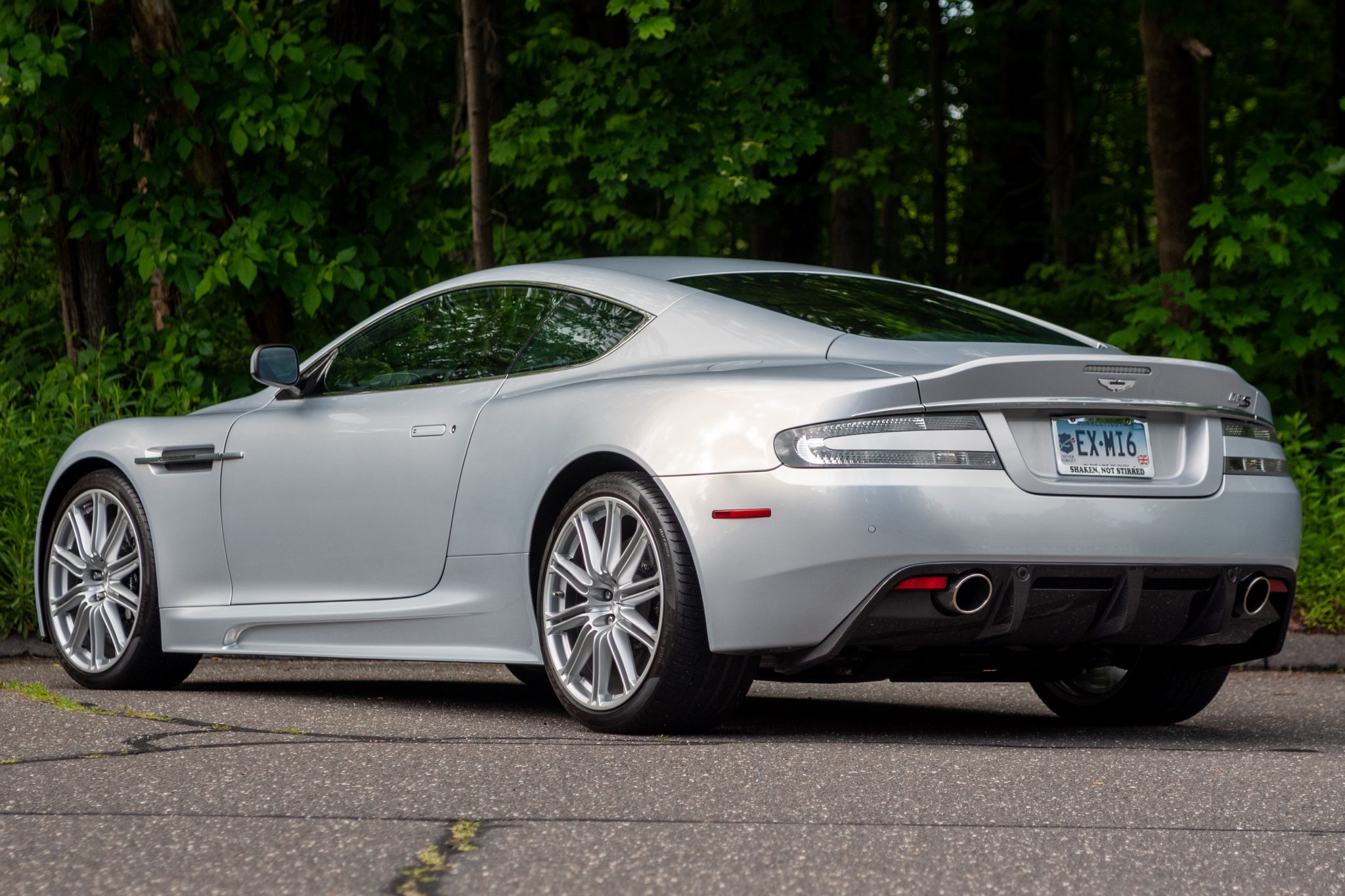 Aston Martin DBS 