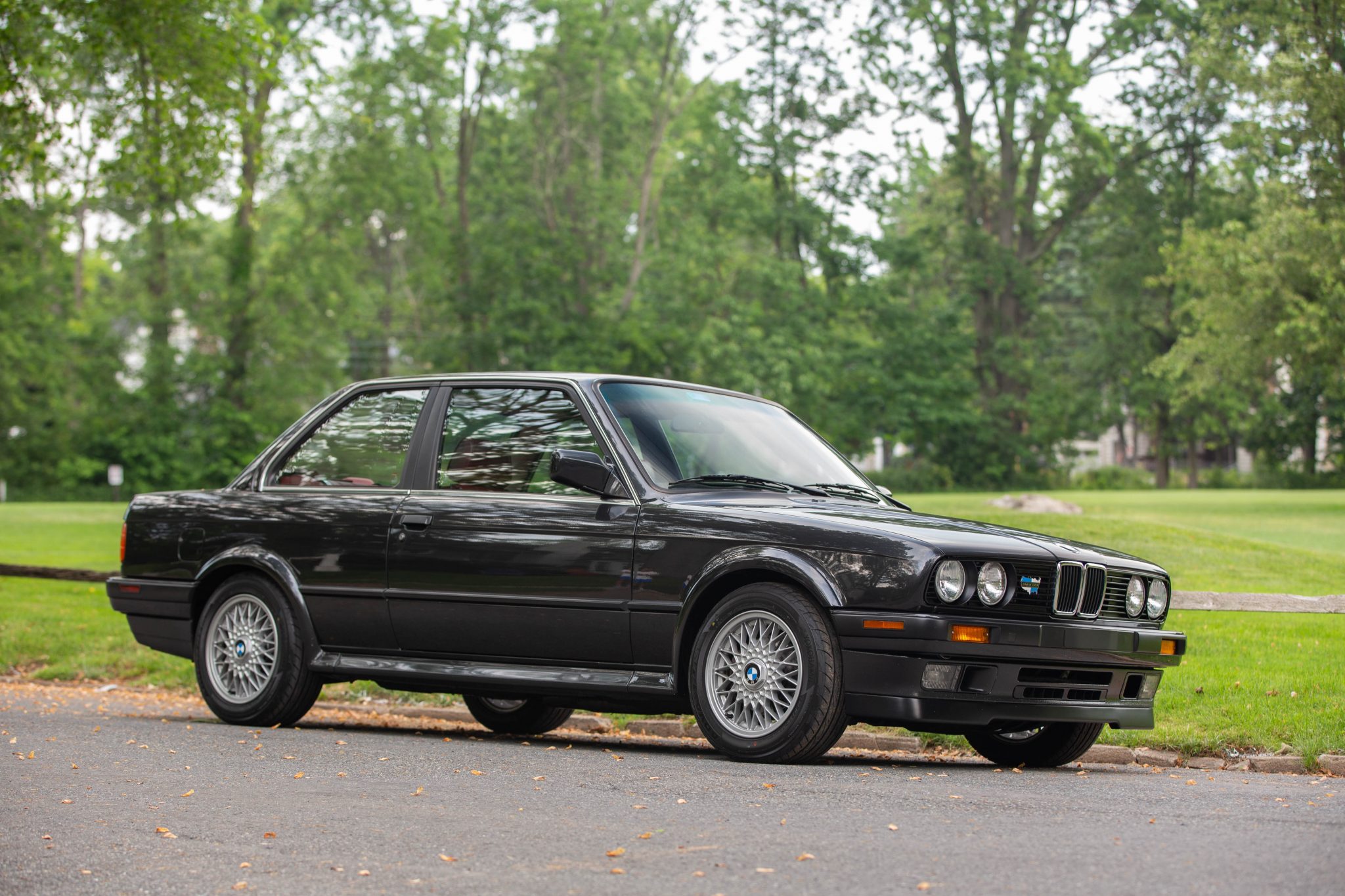 BMW E30 3-Series Coupe 