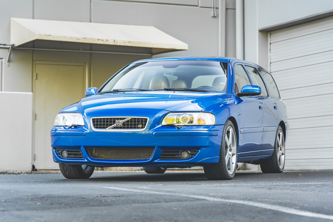 Volvo V70R 