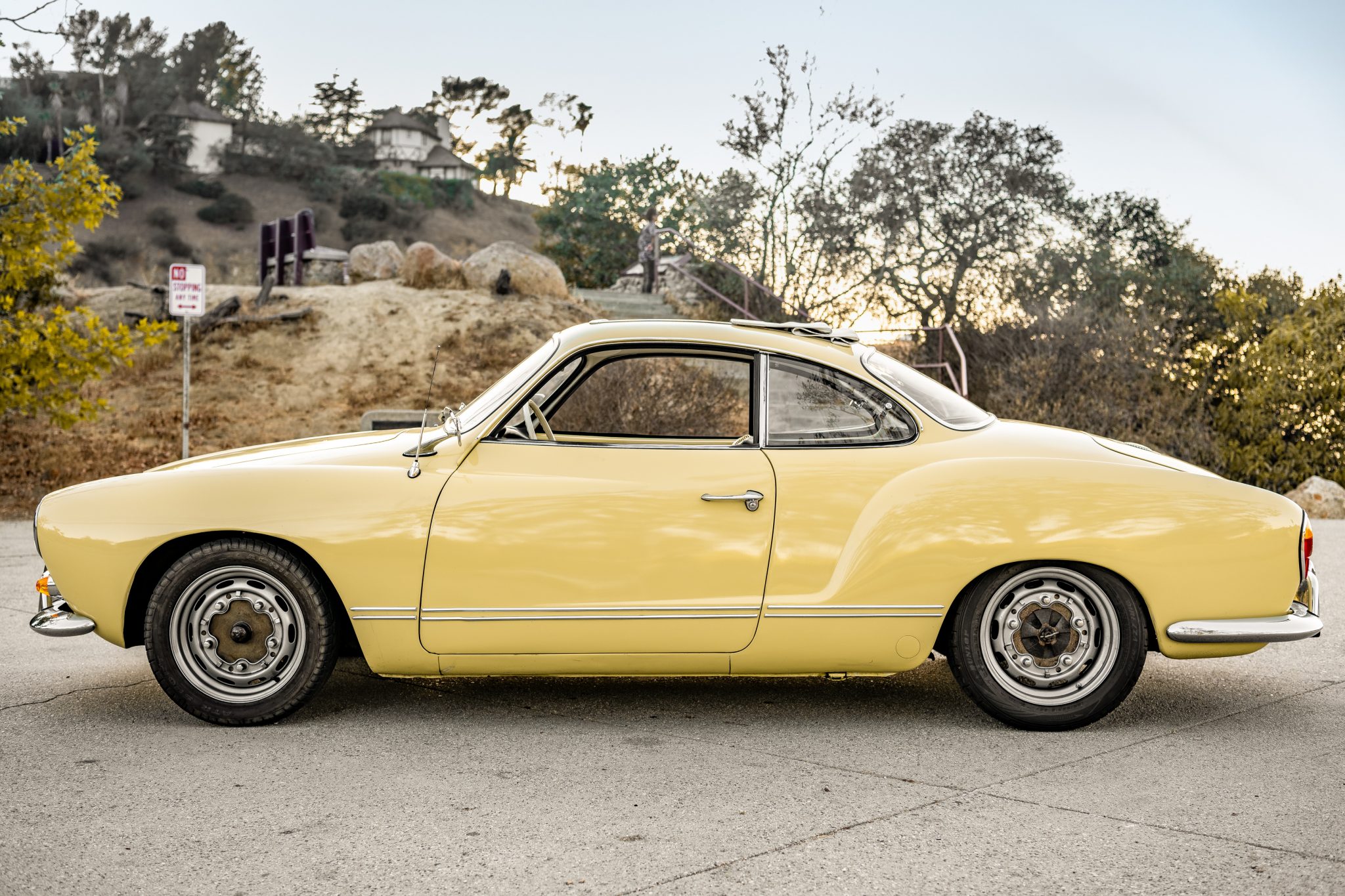Volkswagen Karmann Ghia 