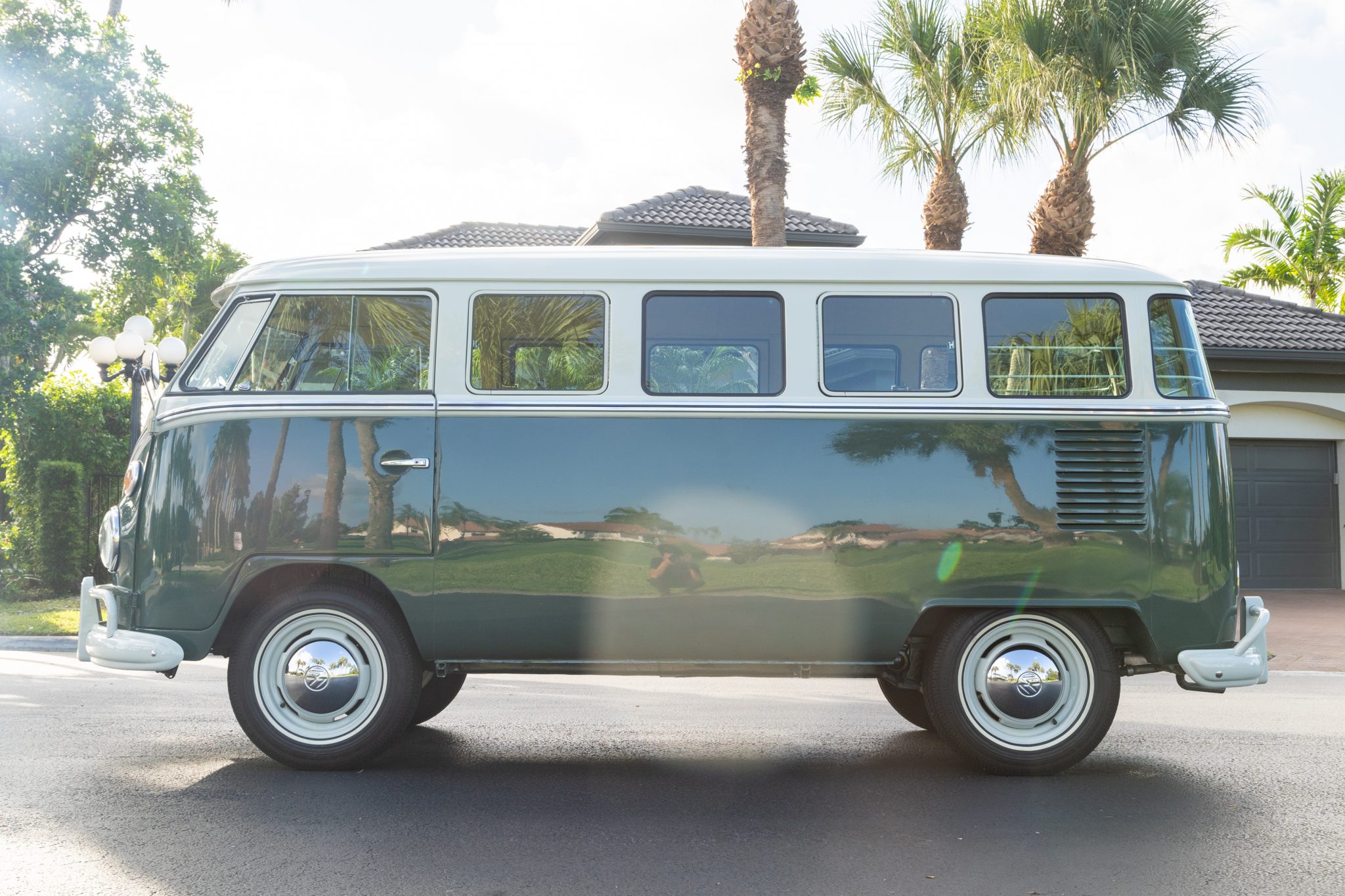 Volkswagen Split-Window Bus 