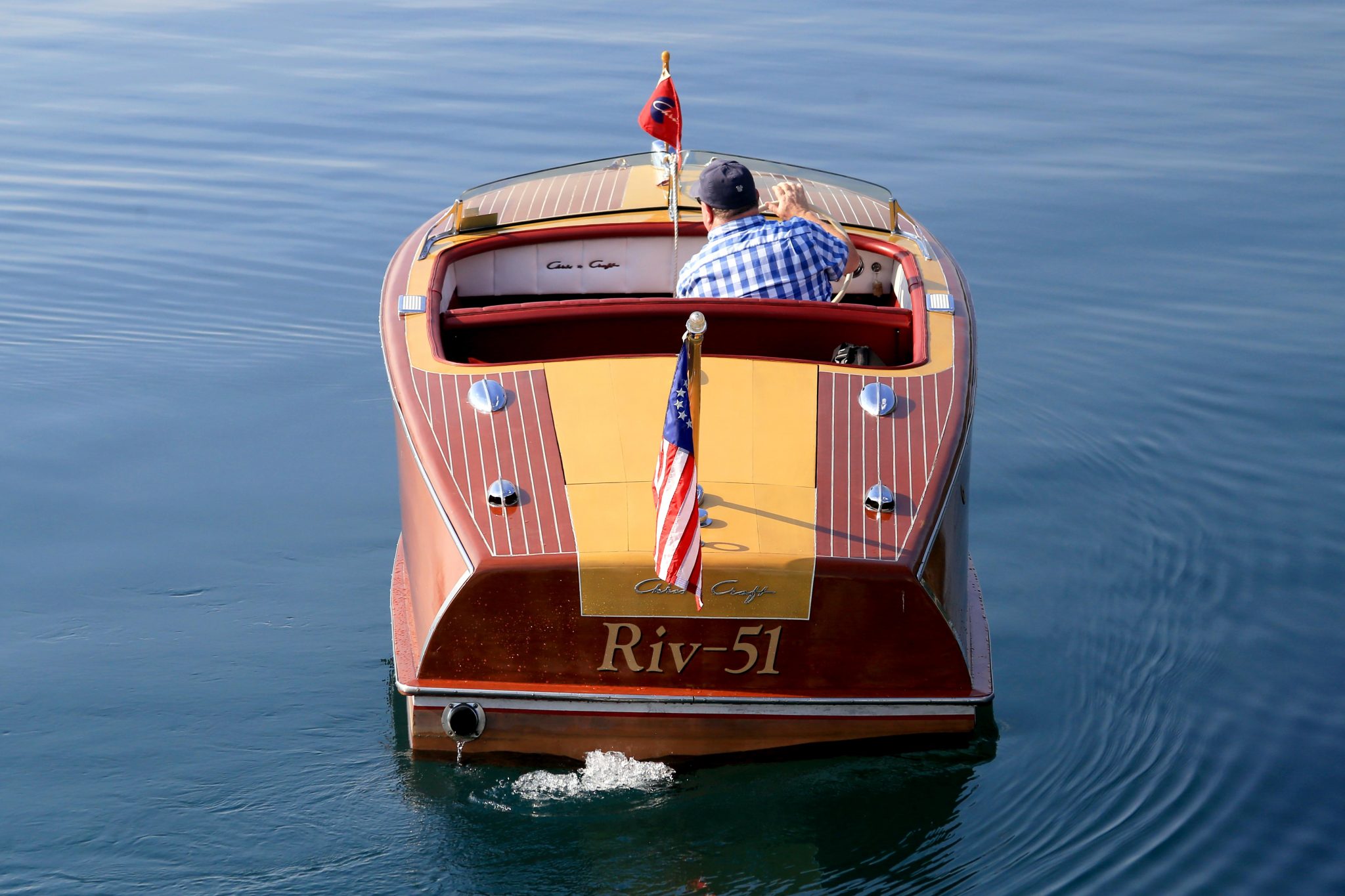 Chris-Craft Riviera 18′ Runabout w/ Trailer 