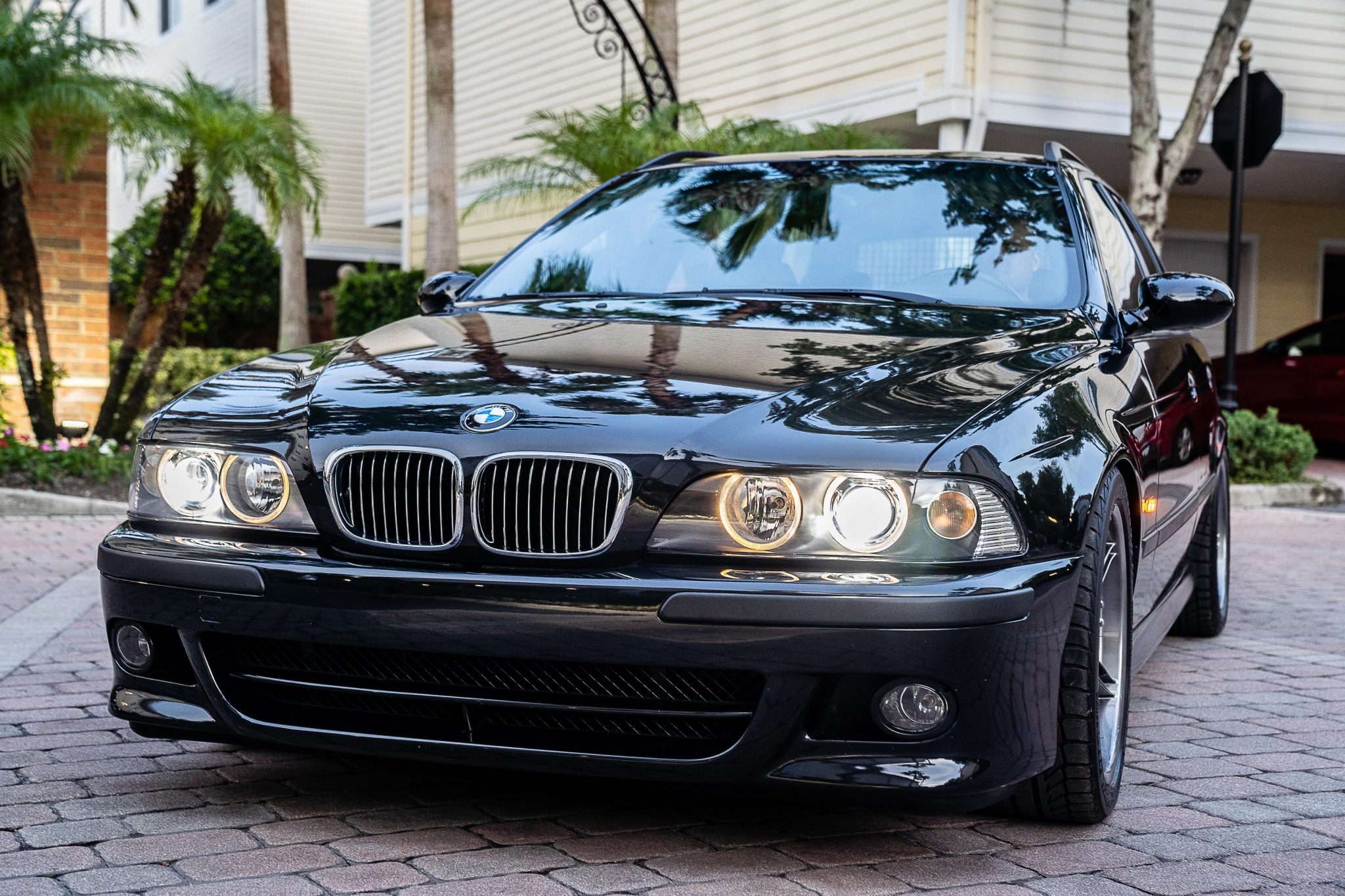 BMW E39 5-Series 