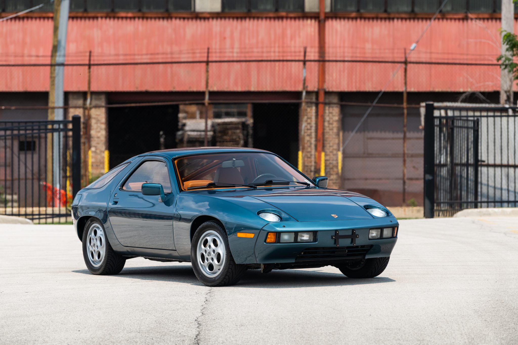 Porsche 928 