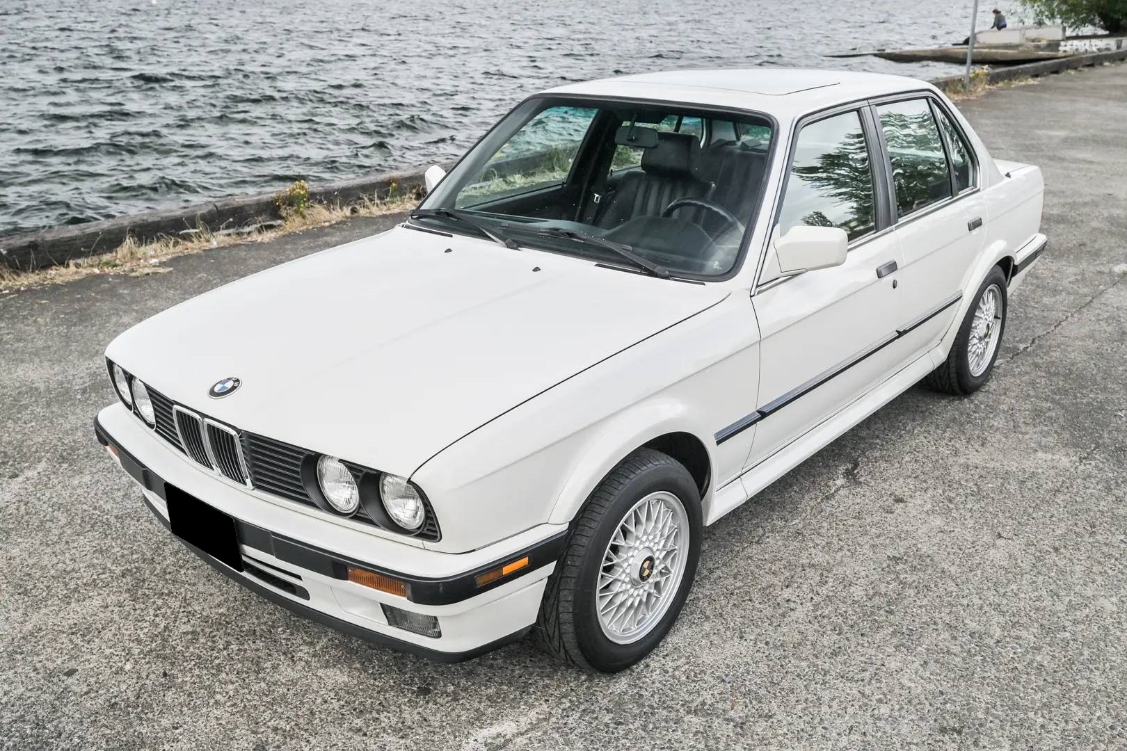 BMW E30 3-Series Sedan 