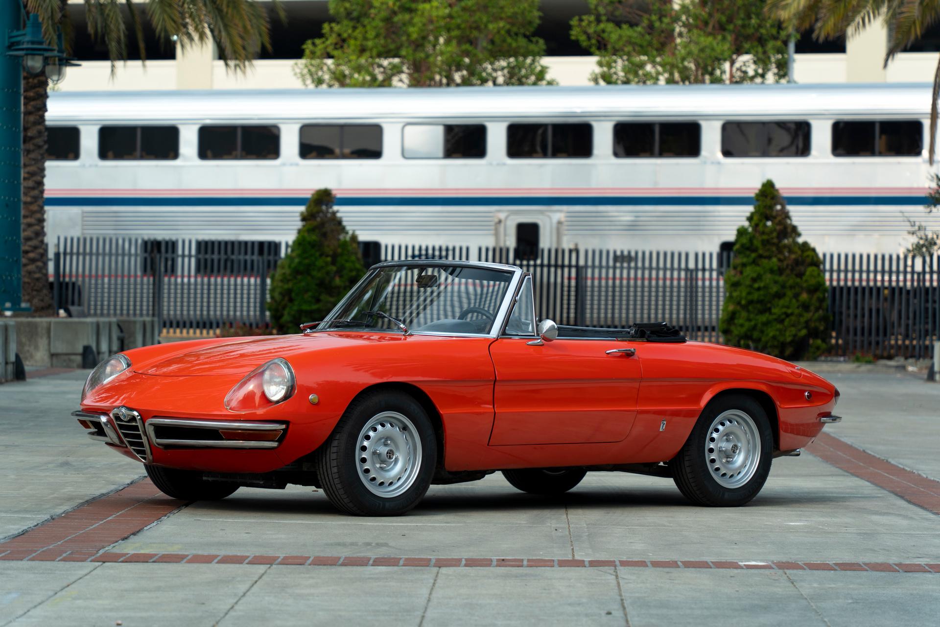 Alfa Romeo 105/115 Spider Series 1 