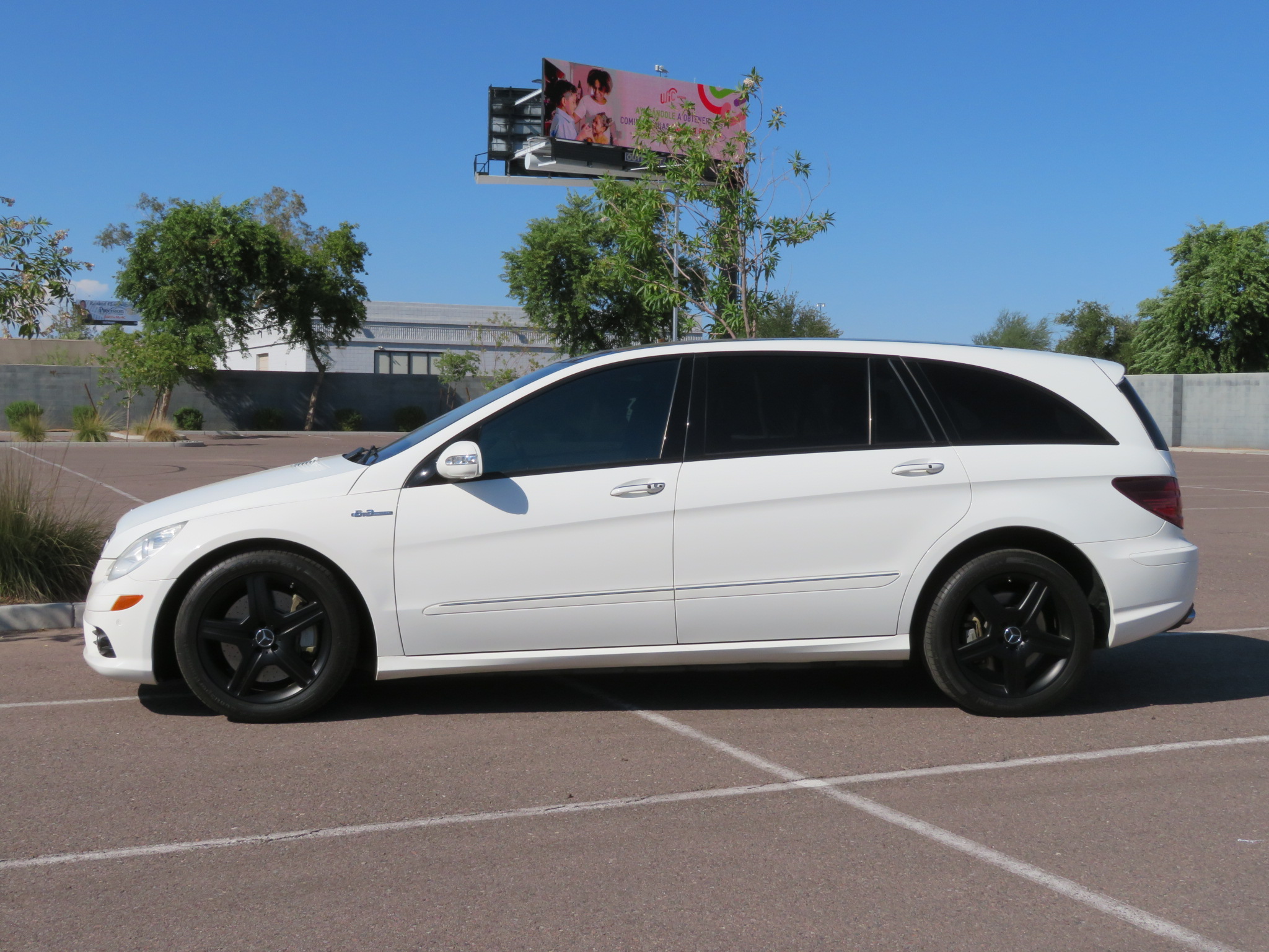 Mercedes-Benz R63 AMG 