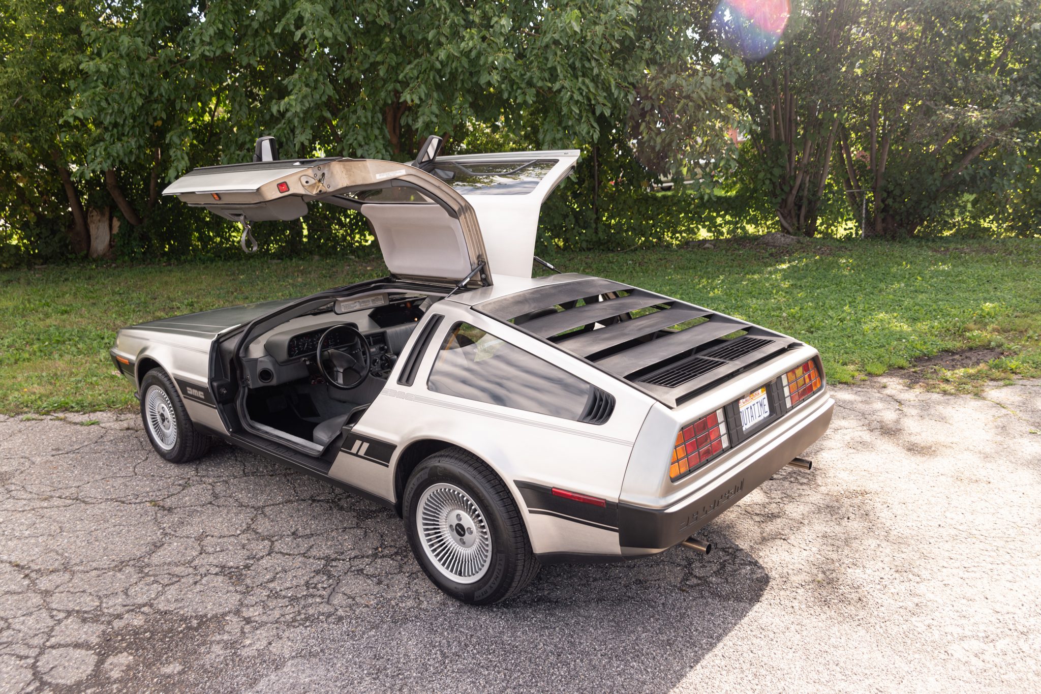 DeLorean DMC-12 