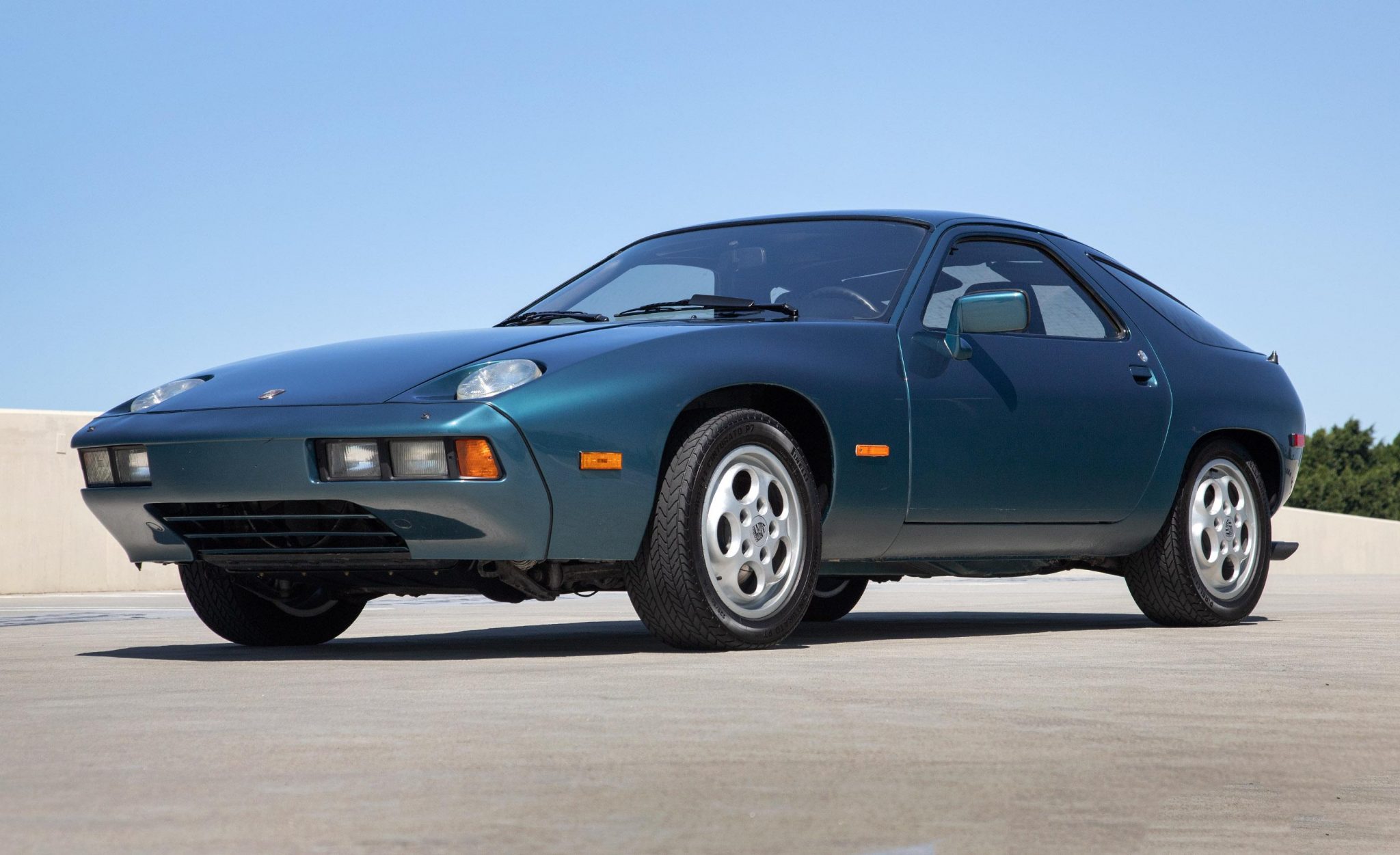 Porsche 928 