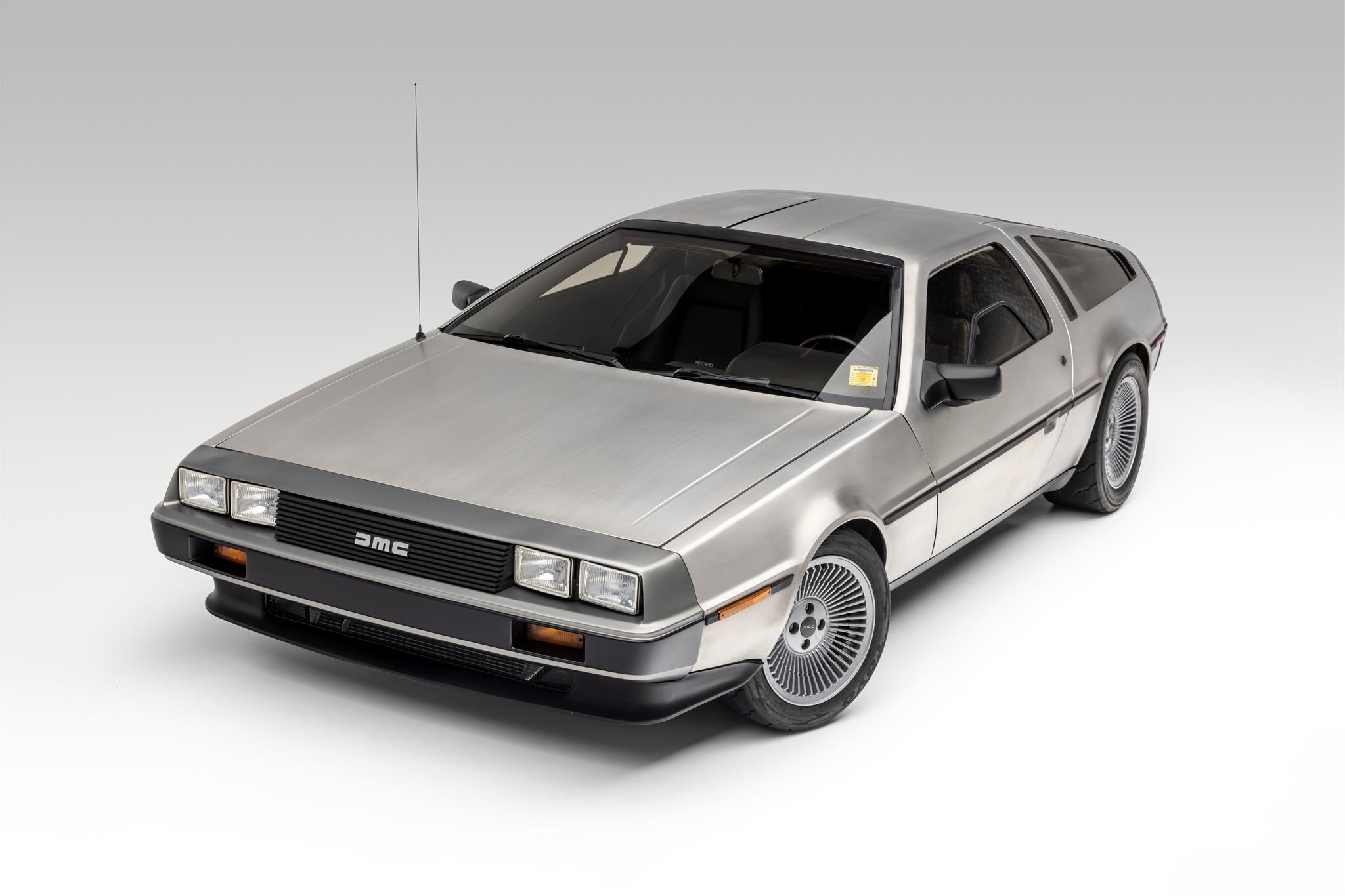DeLorean DMC-12 