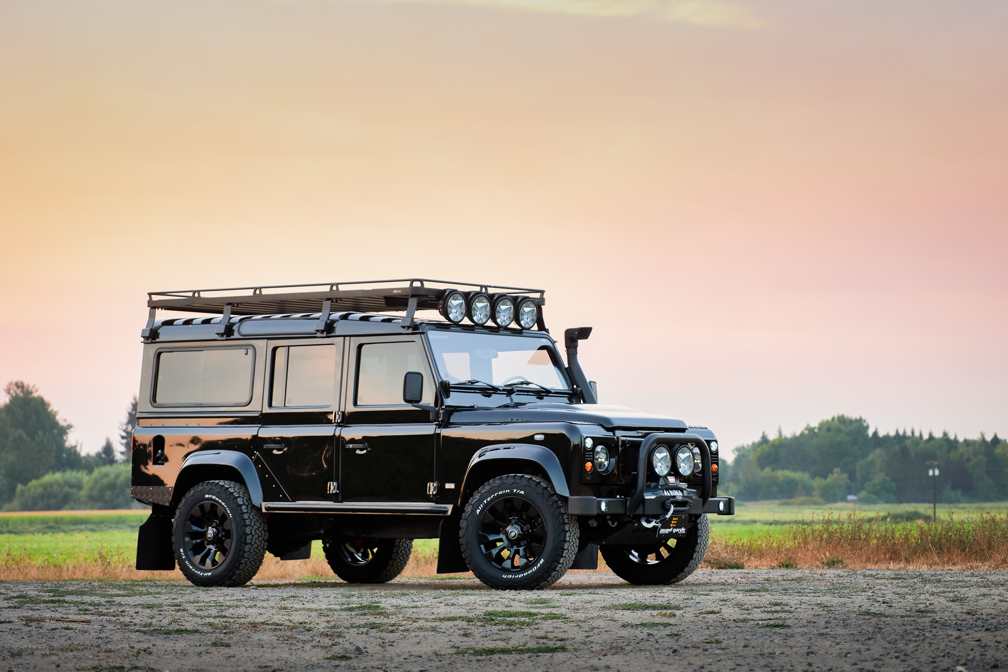 Land Rover 110 / Defender 110 (Euro Spec) 