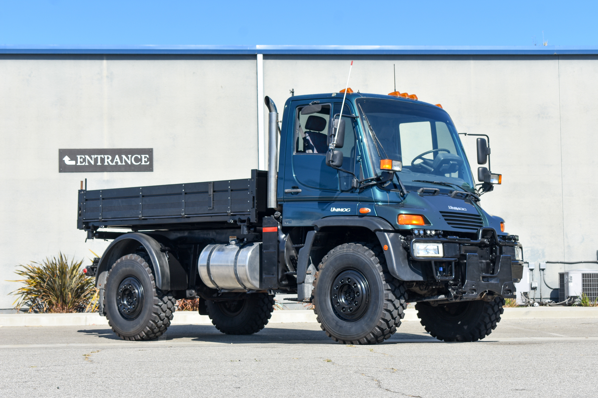 Mercedes-Benz Unimog 