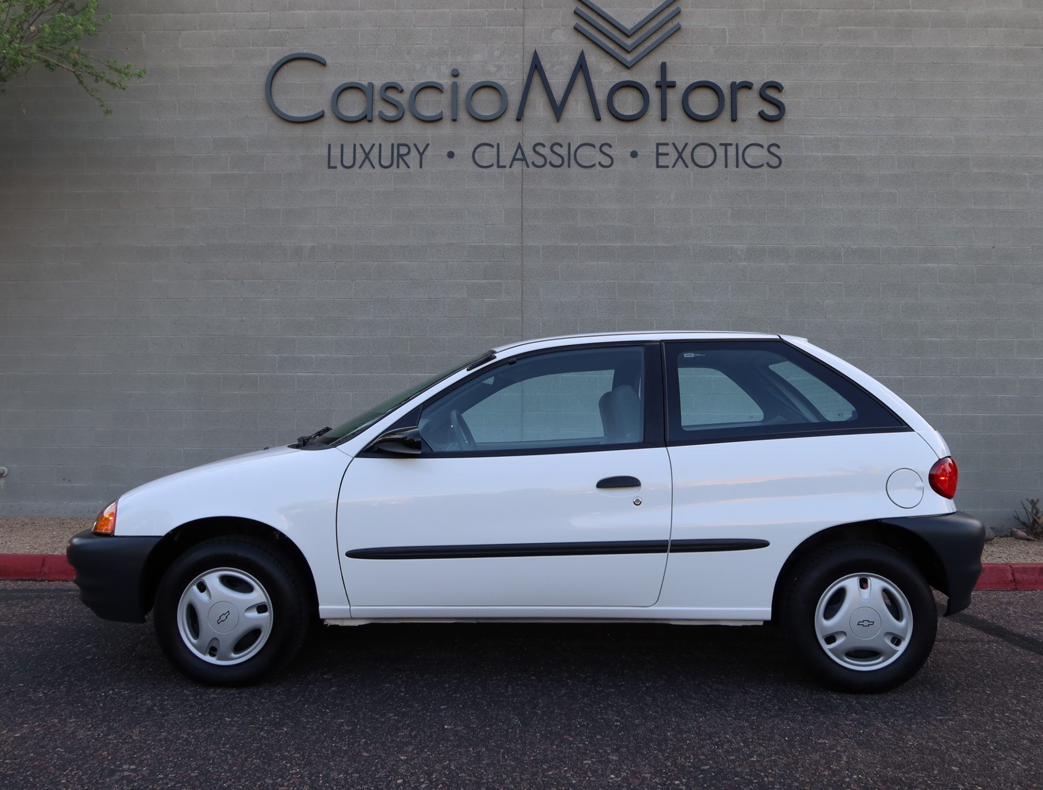 Chevrolet Metro Coupe 5-Speed 