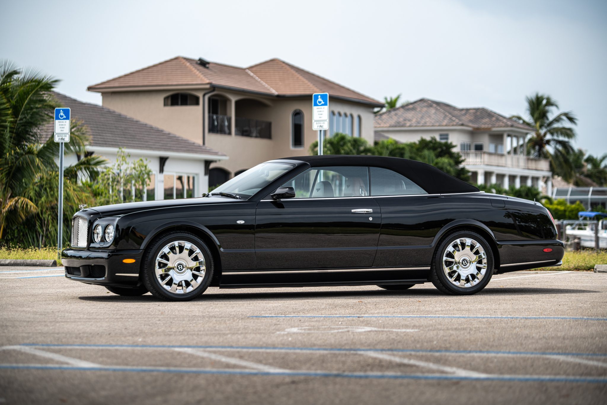 Bentley Azure 