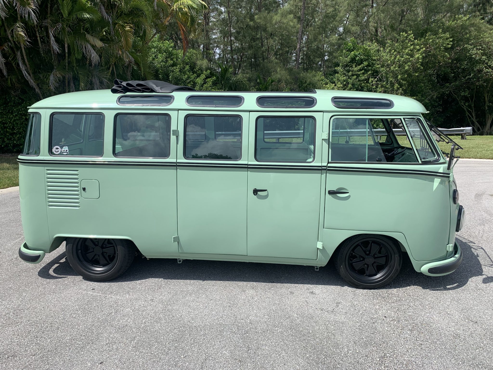 Volkswagen Split-Window Bus 