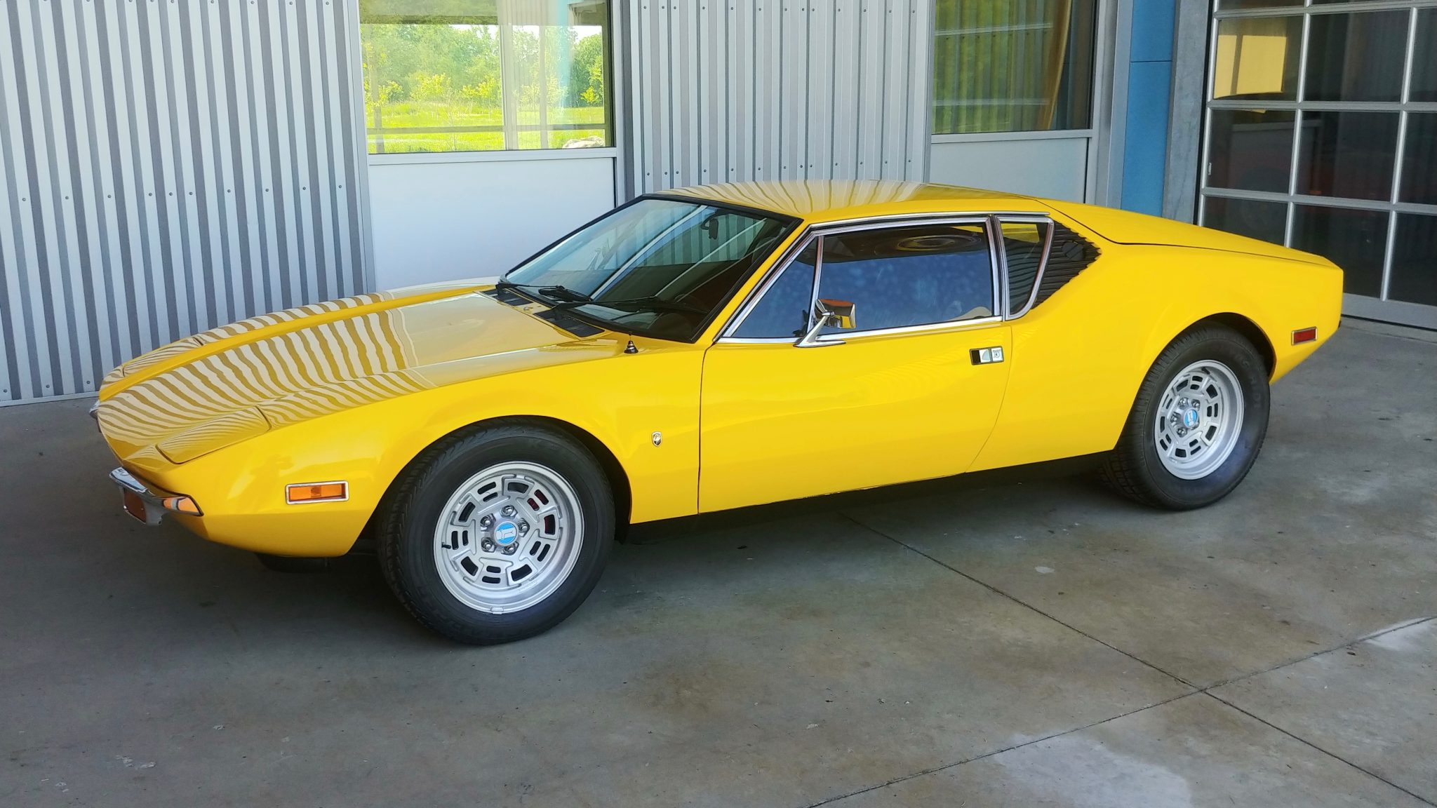 DeTomaso Pantera 