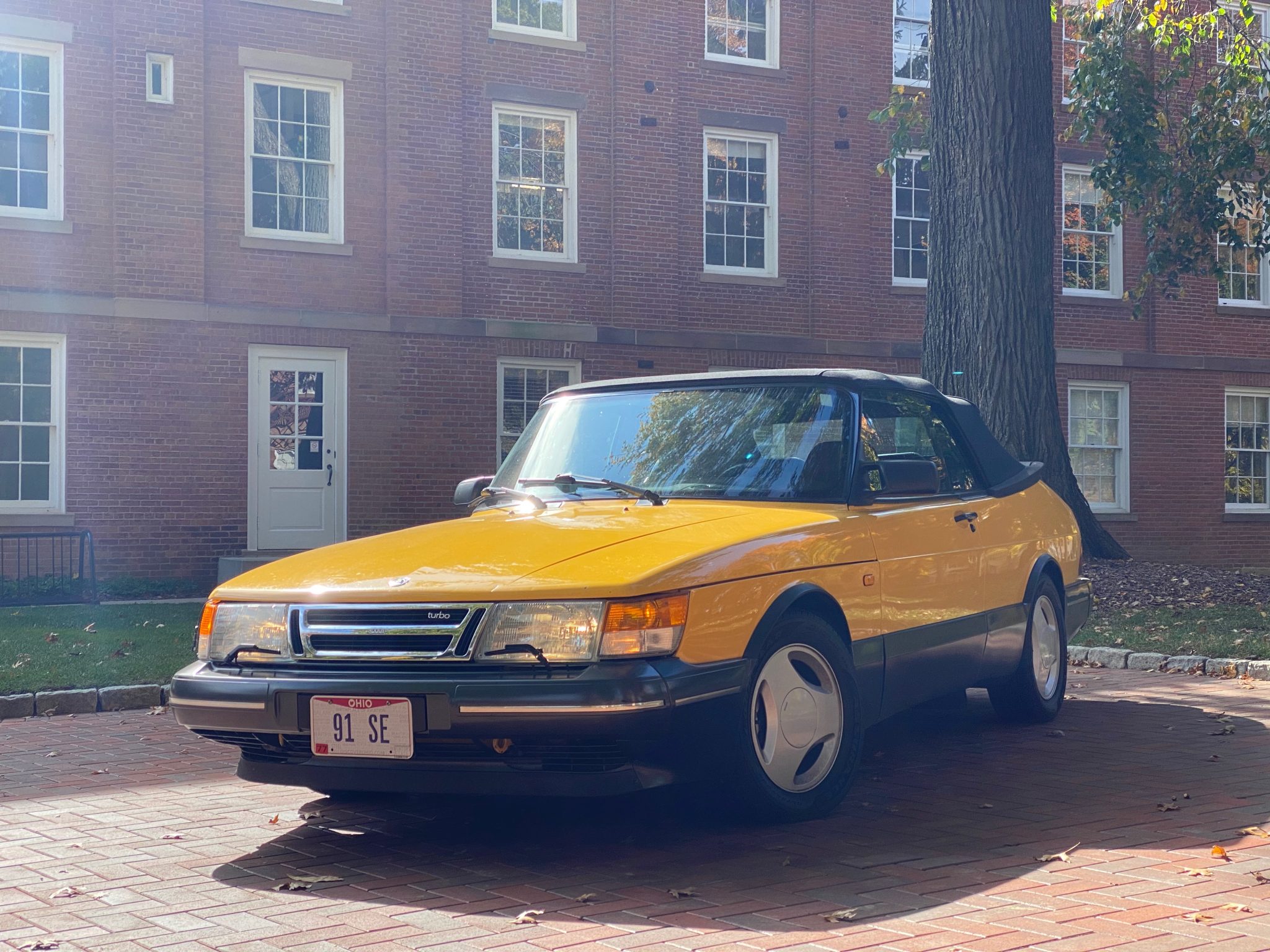 Saab 900 