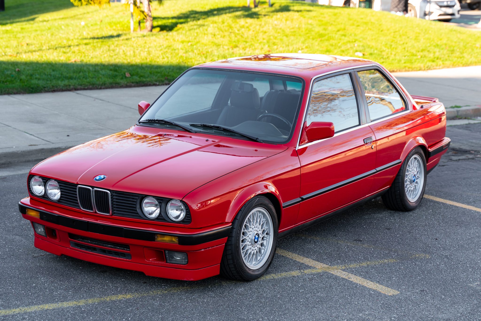 BMW E30 3-Series Coupe 