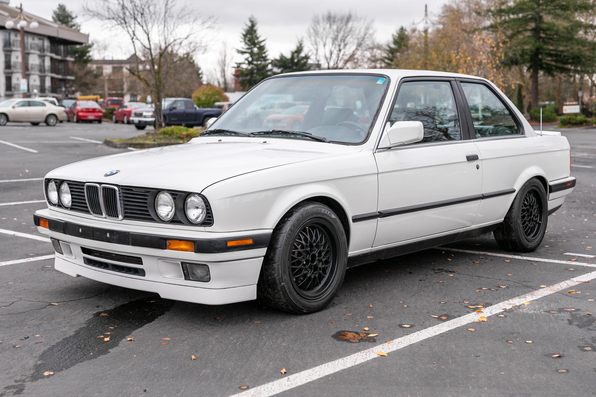 BMW E30 3-Series Coupe 