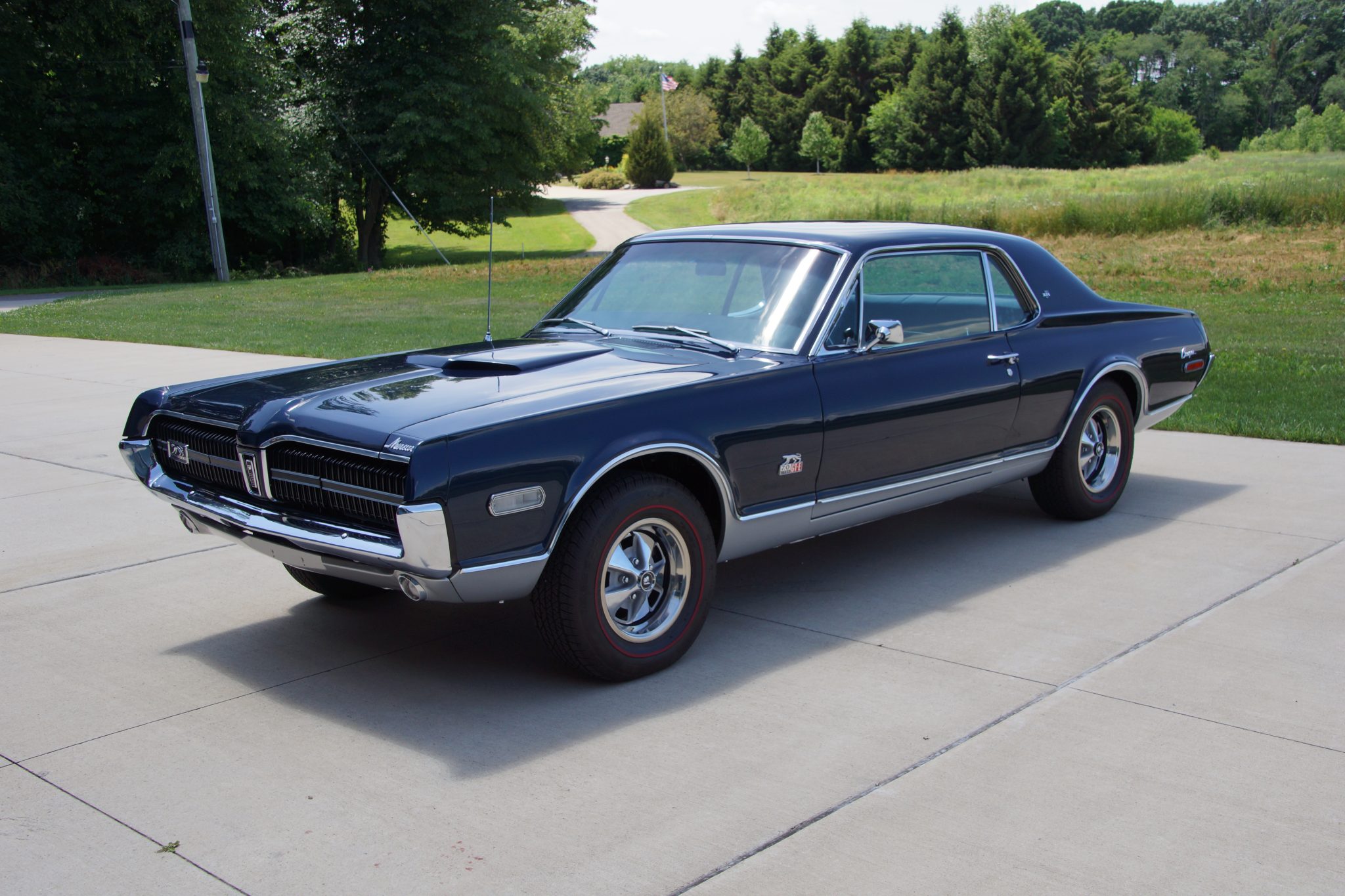 Mercury Cougar 