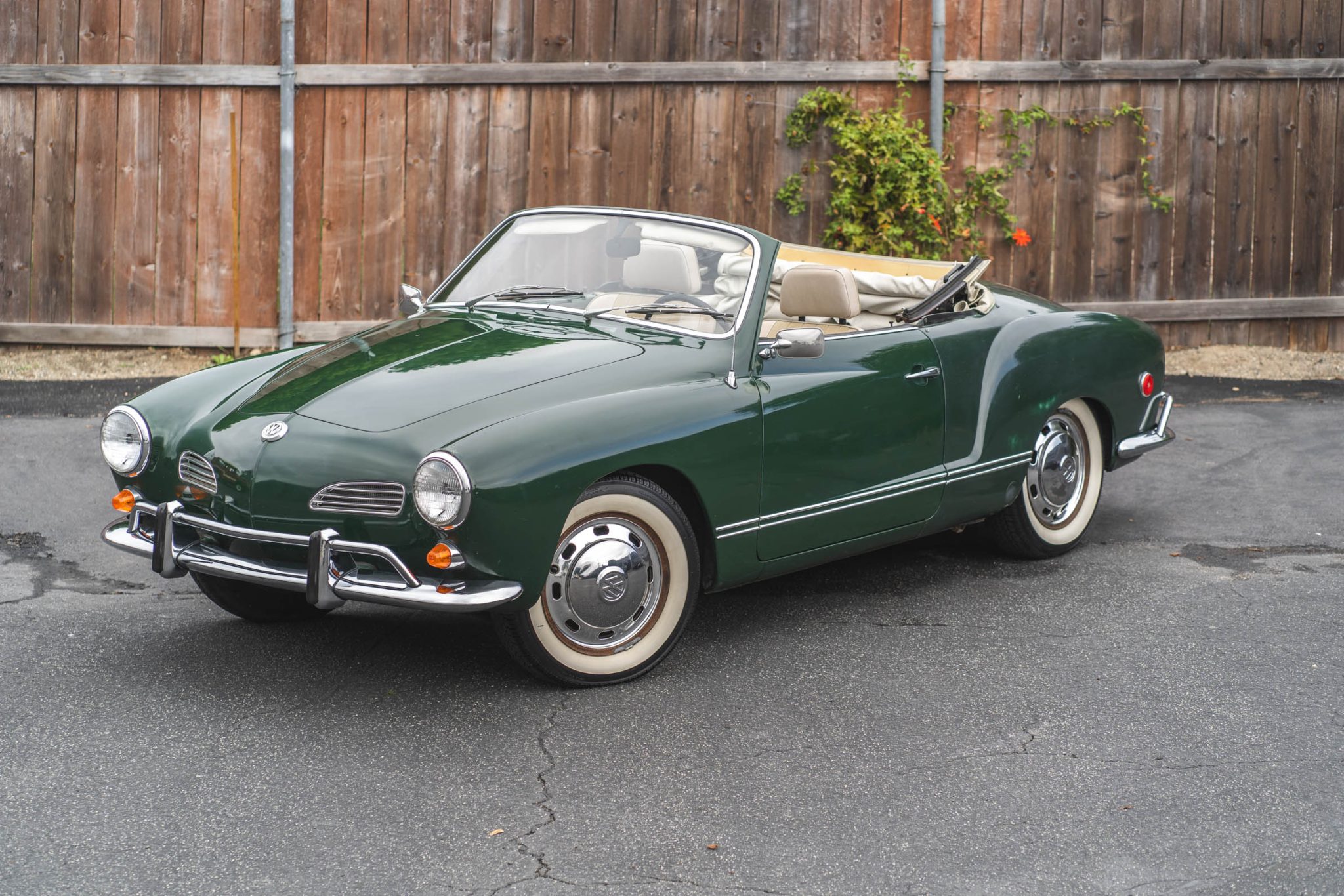 Volkswagen Karmann Ghia 