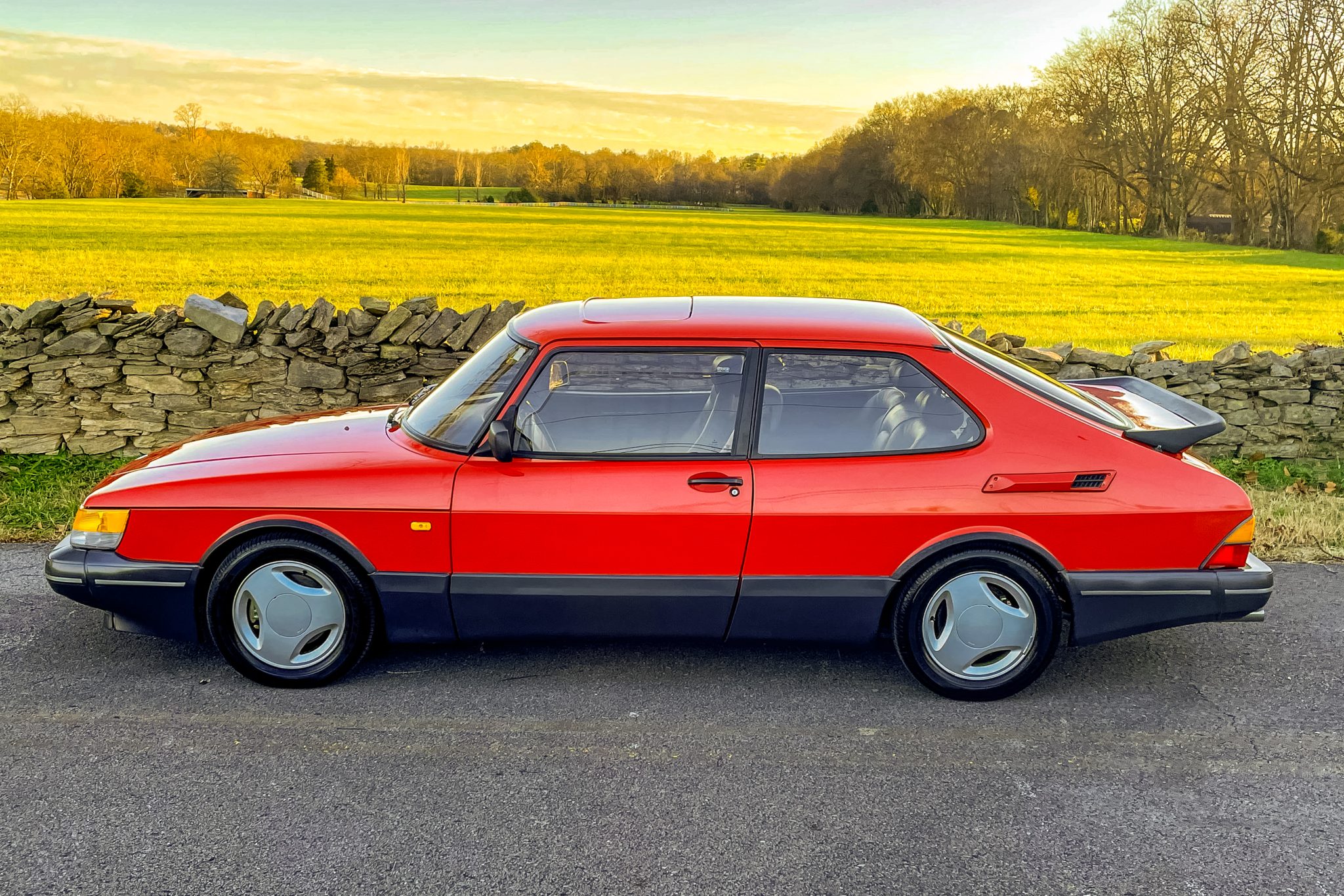 Saab 900 