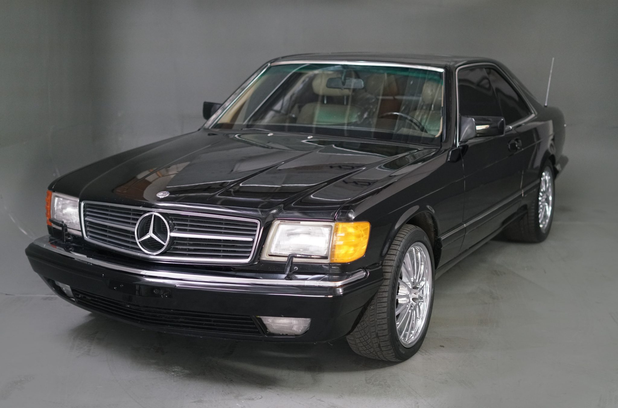 Mercedes-Benz C126 
