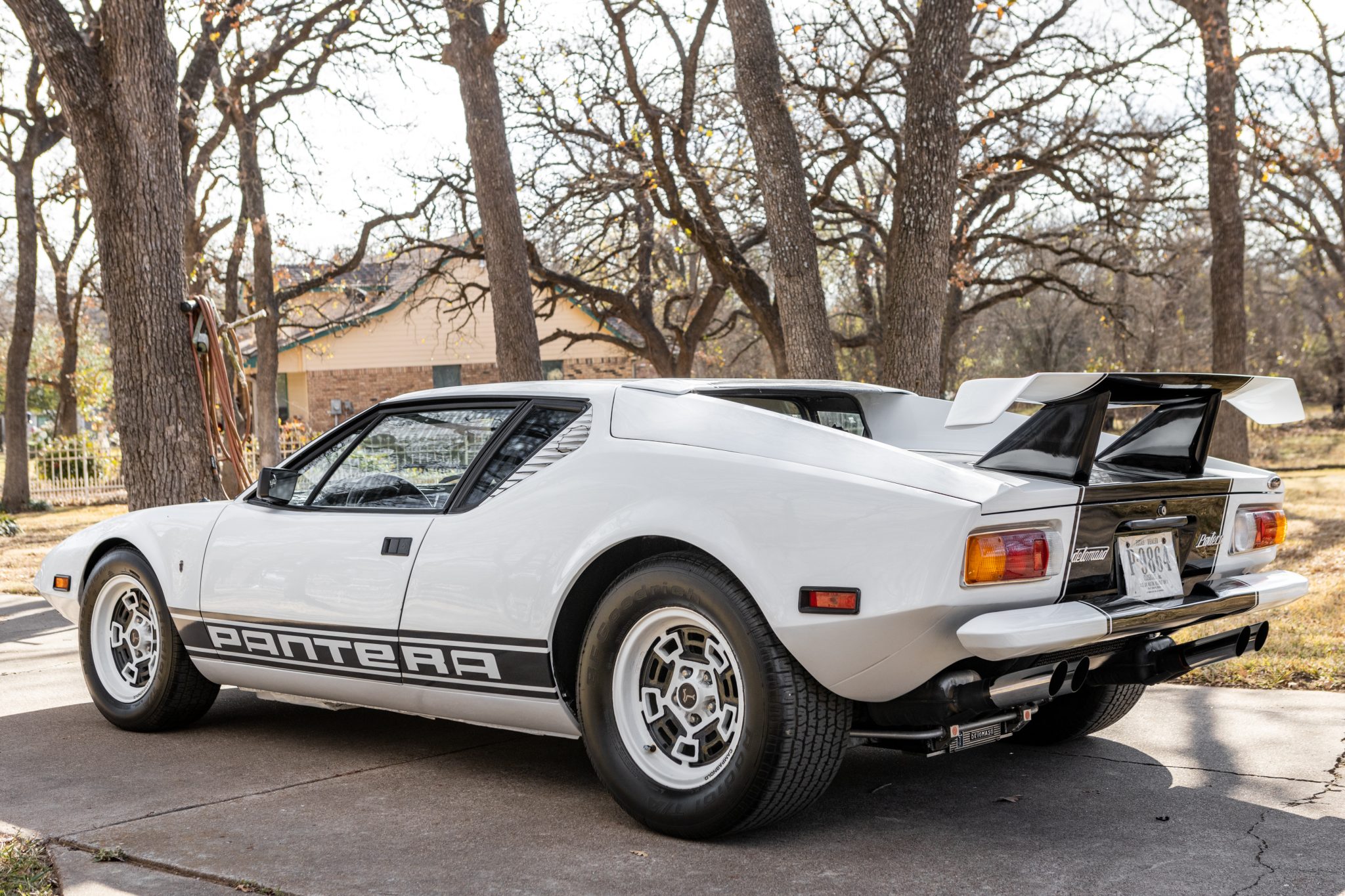 DeTomaso Pantera 