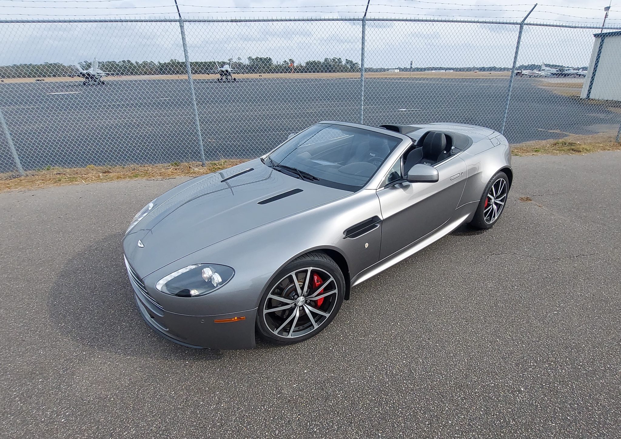 Aston Martin V8 Vantage (2006+)