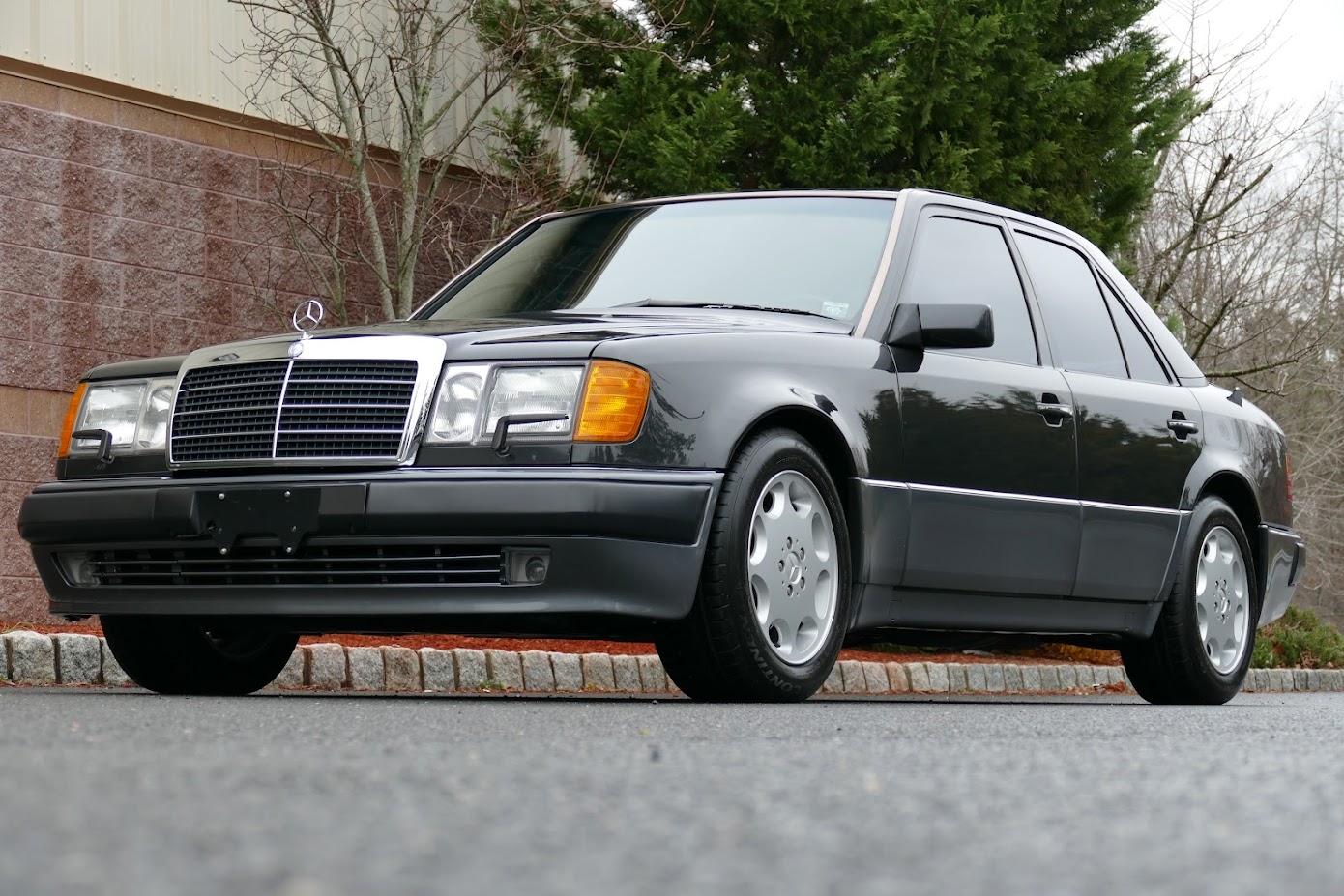 Mercedes-Benz 500E & E500 