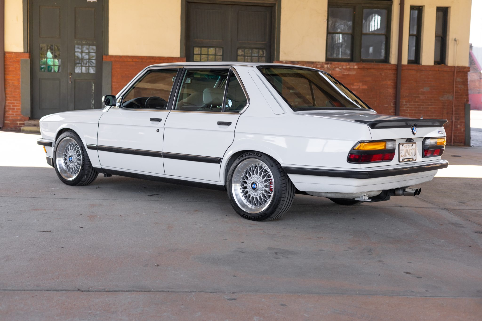 BMW E28 5-Series 