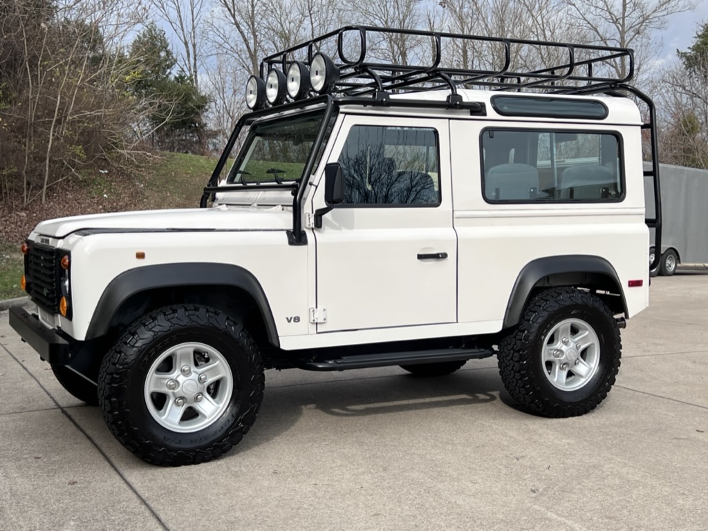 Land Rover Defender 90 NAS 