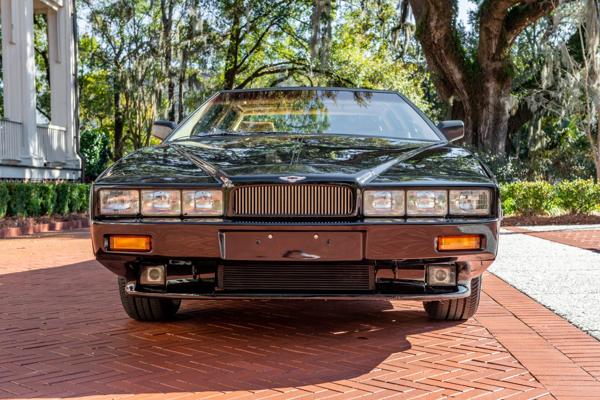 Aston Martin Lagonda 
