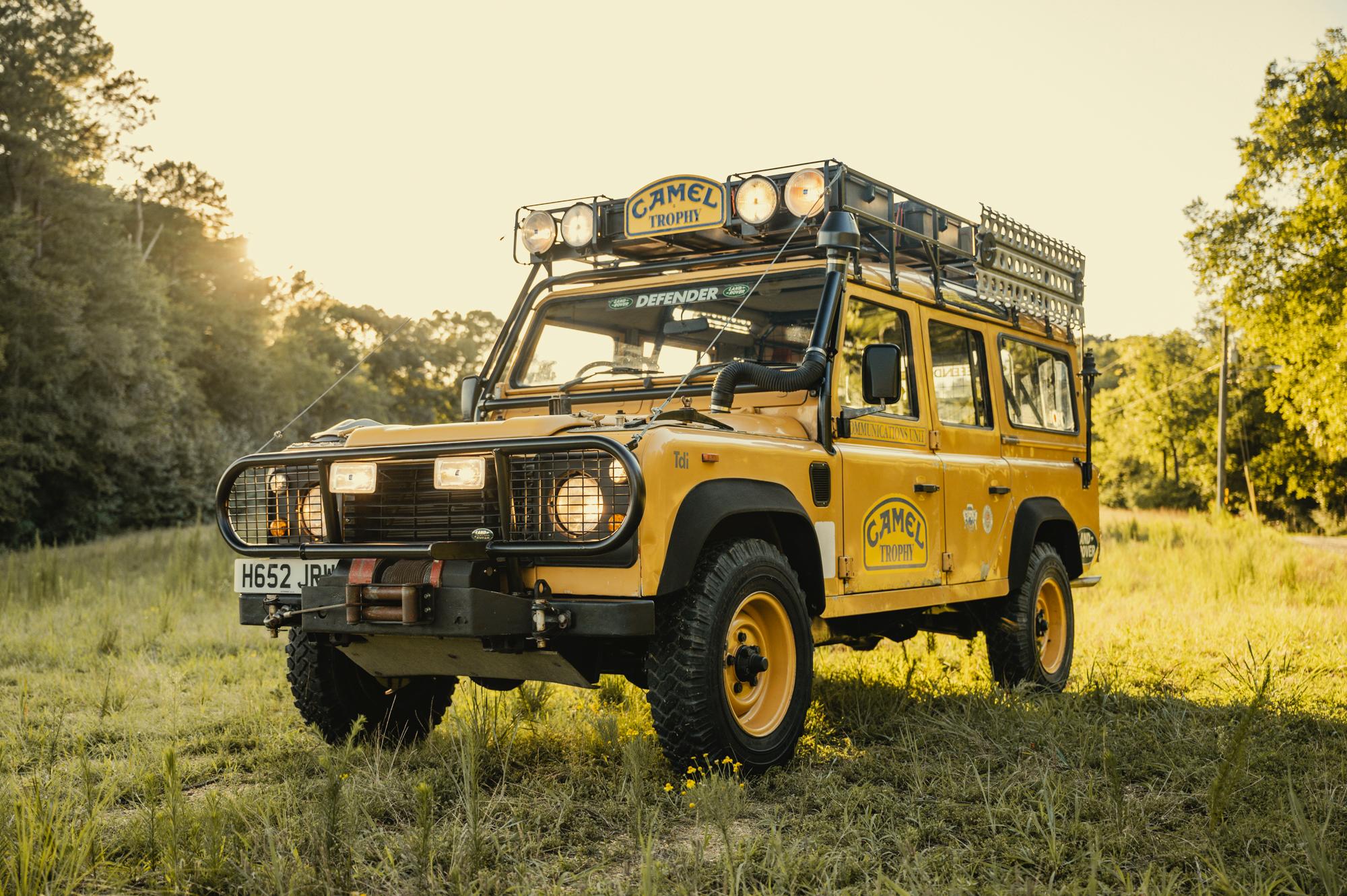 Land Rover 110 / Defender 110 (Euro Spec) 