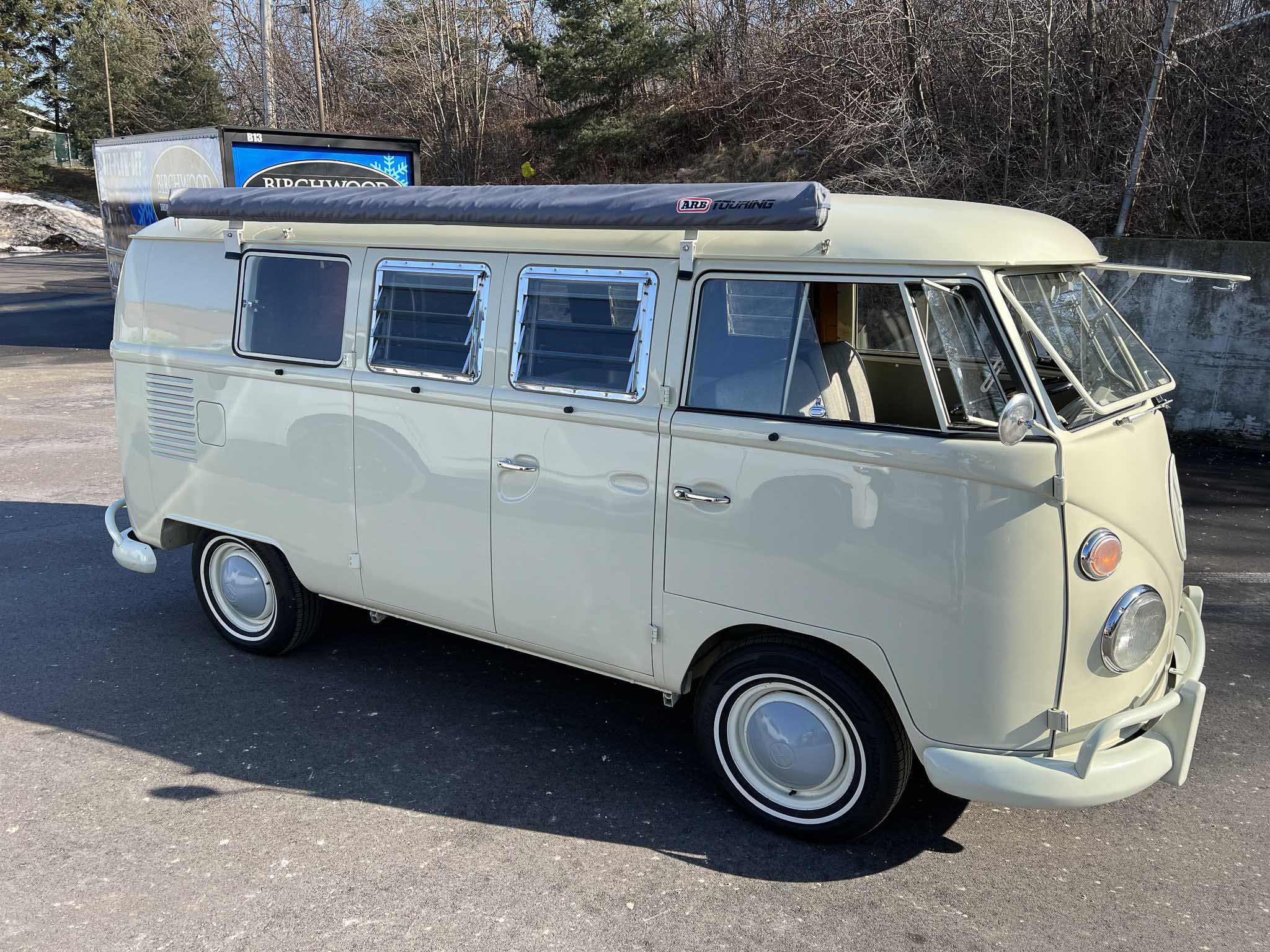 Volkswagen Split-Window Camper 