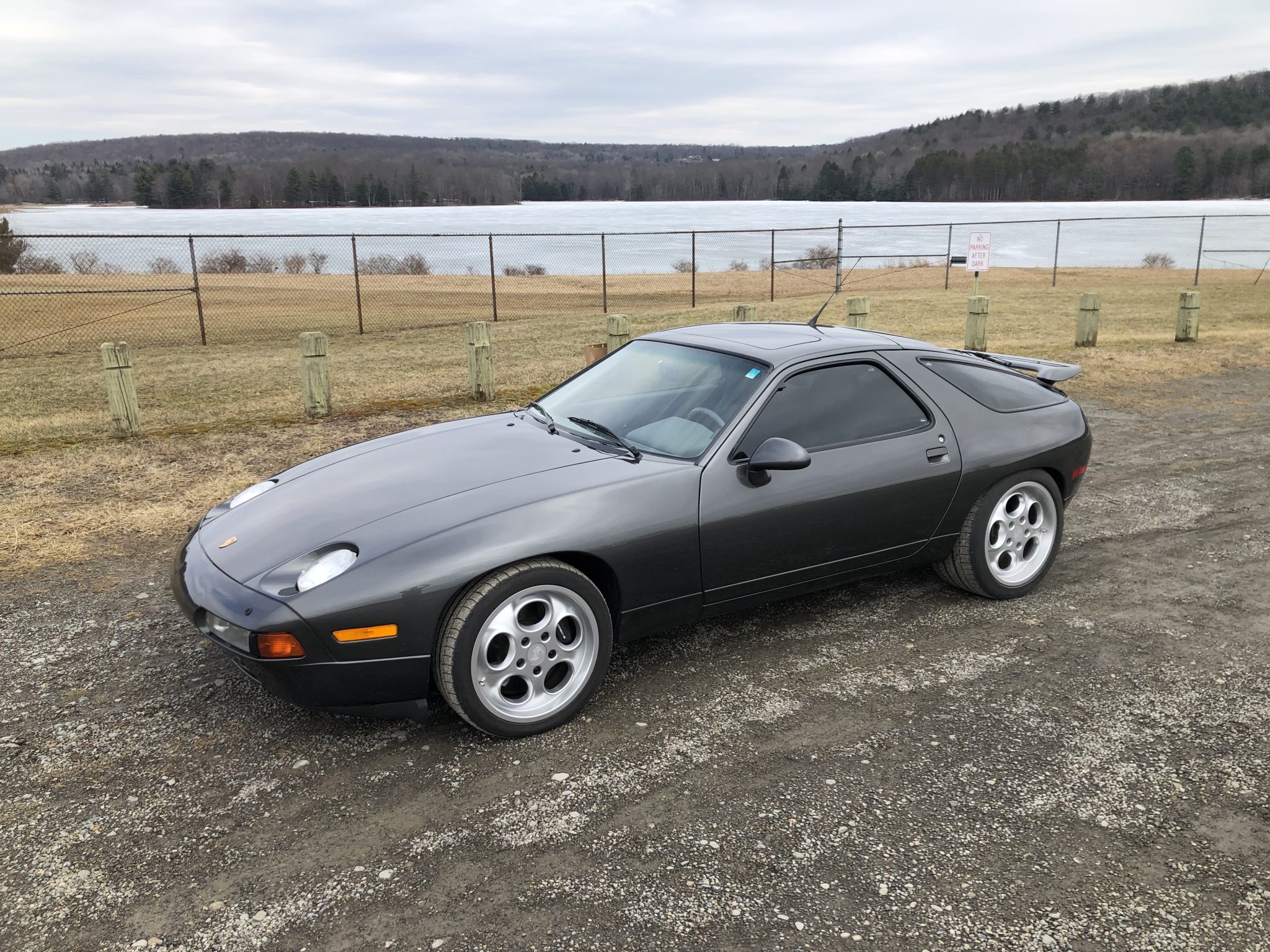 Porsche 928 