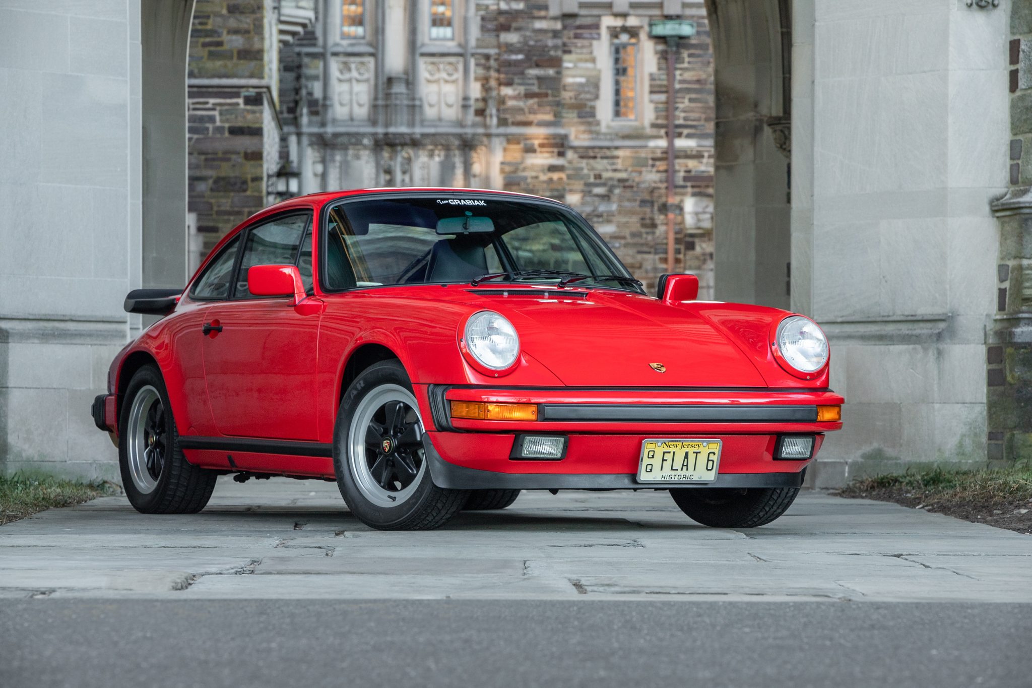 Porsche 911 Carrera 3.2 